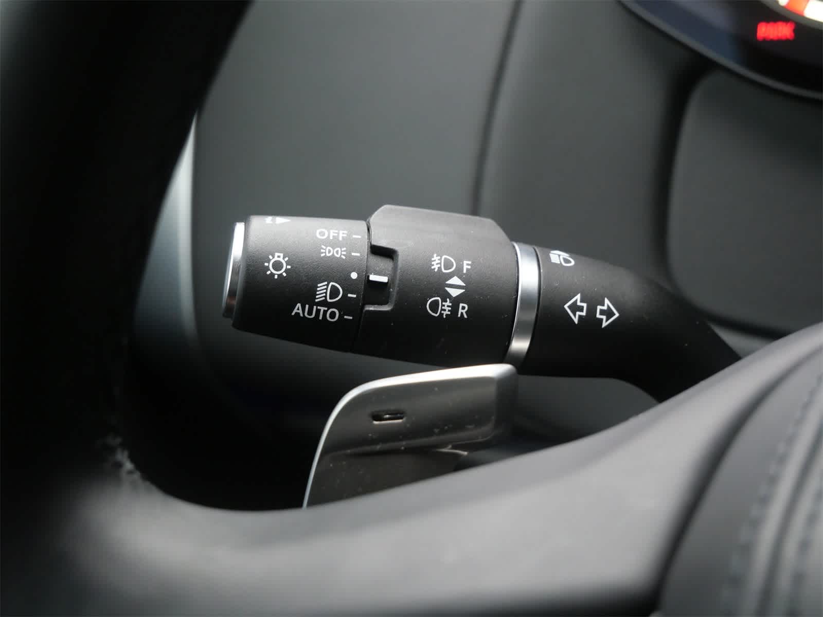 Thumbnail: 2025 Land Rover Range Rover - 16