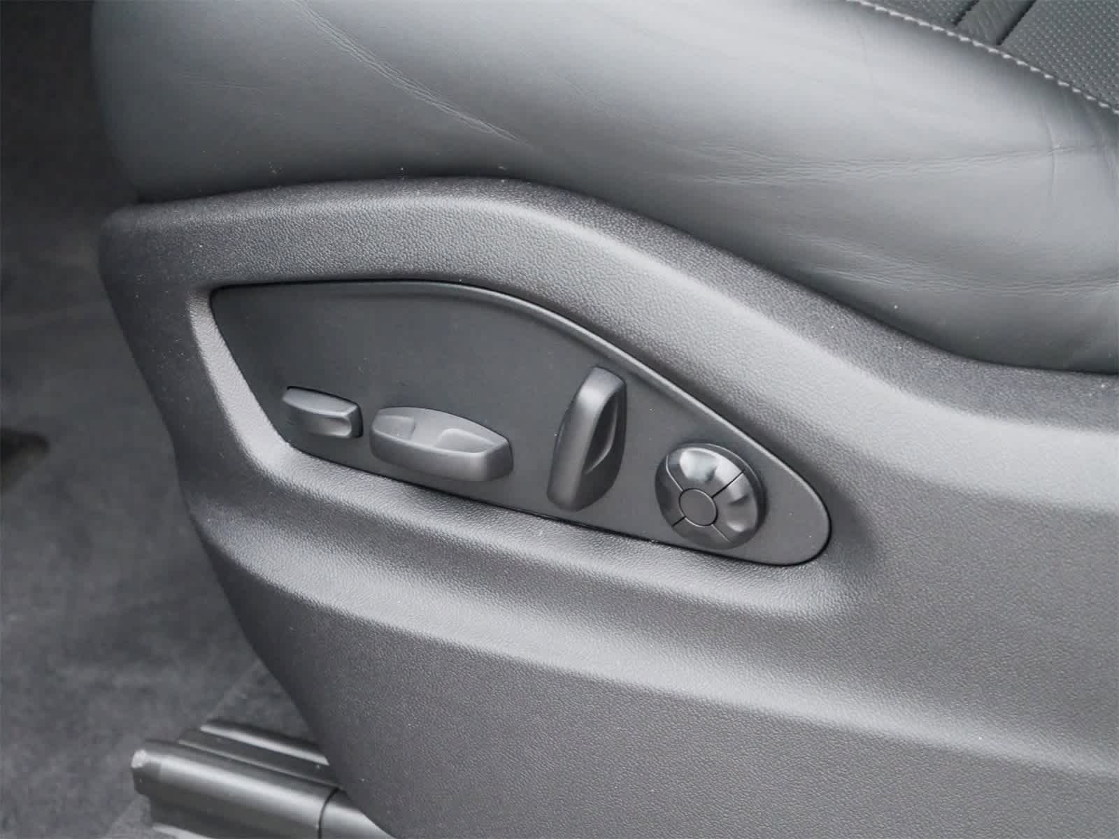 Thumbnail: 2026 Porsche Cayenne - 10