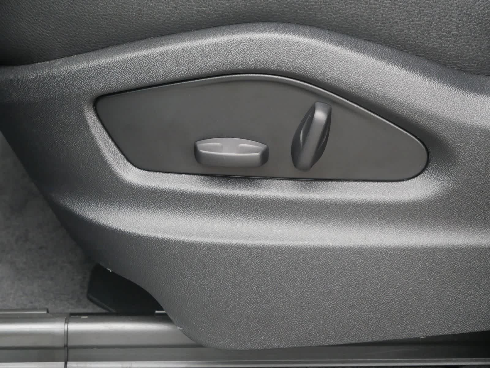 Thumbnail: 2025 Porsche Cayenne - 10