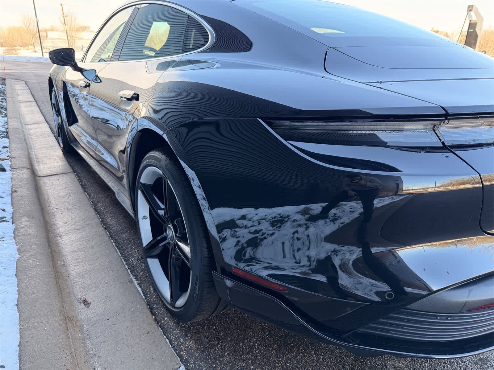 Thumbnail: 2021 Porsche Taycan - 28