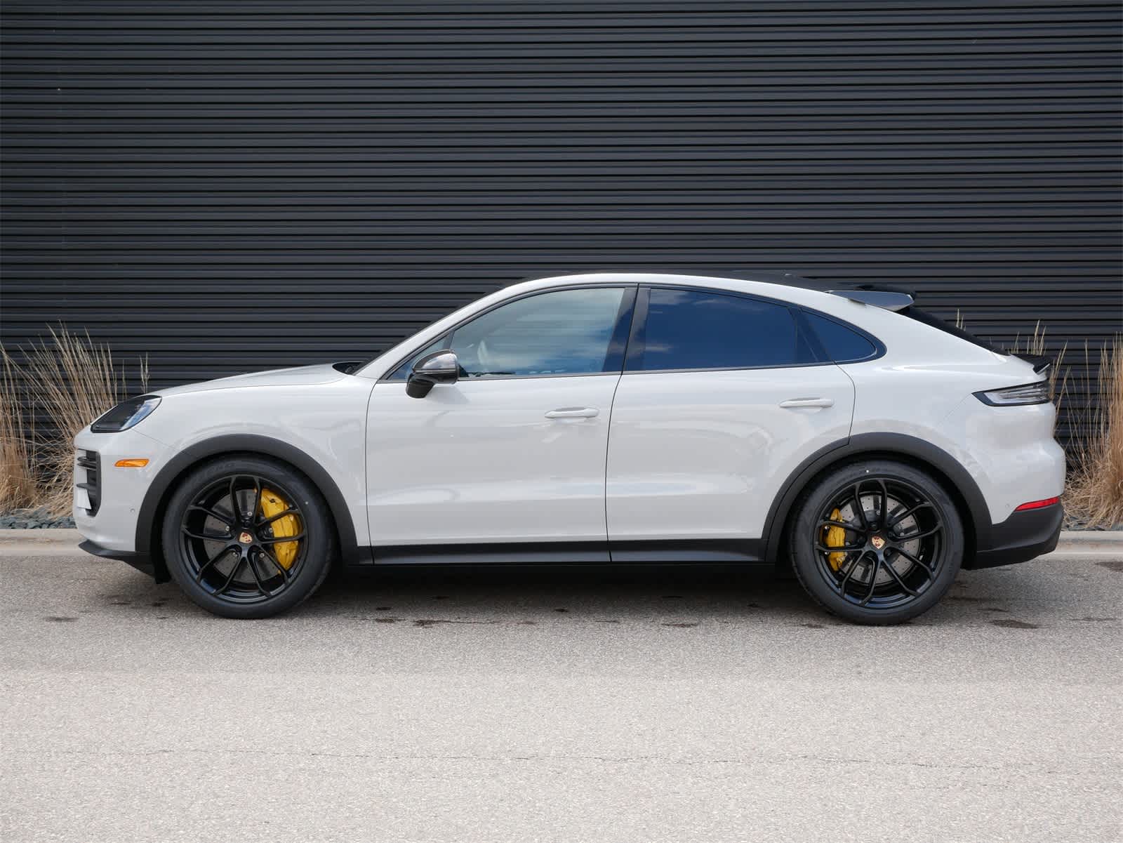 Thumbnail: 2025 Porsche Cayenne - 2