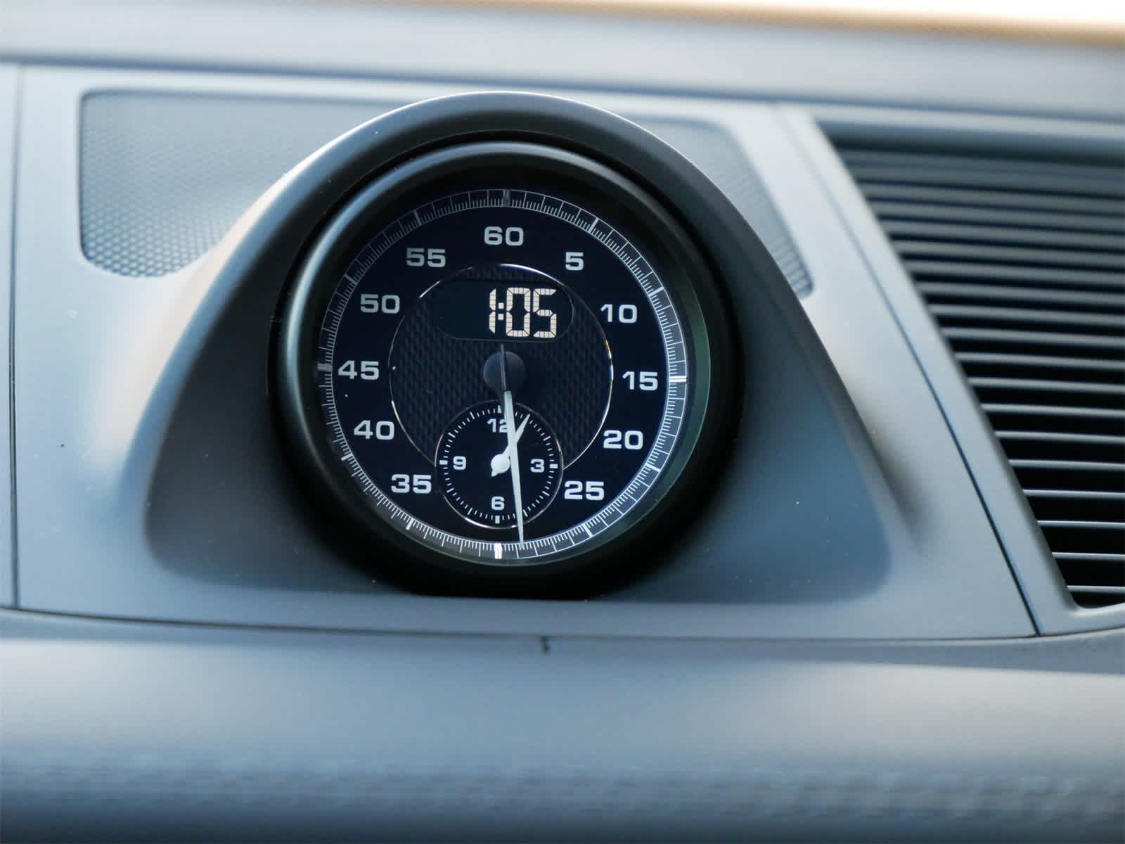 Thumbnail: 2026 Porsche Macan - 21