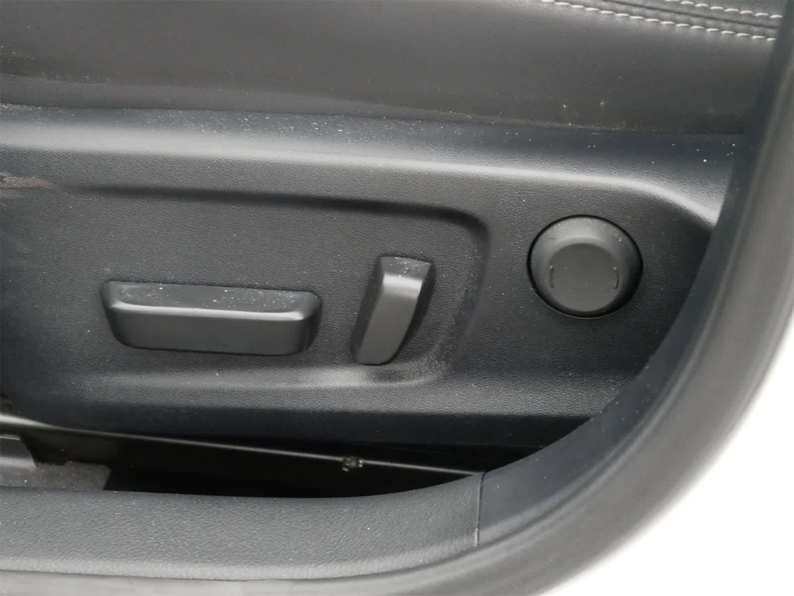 Thumbnail: 2019 Lexus IS - 9