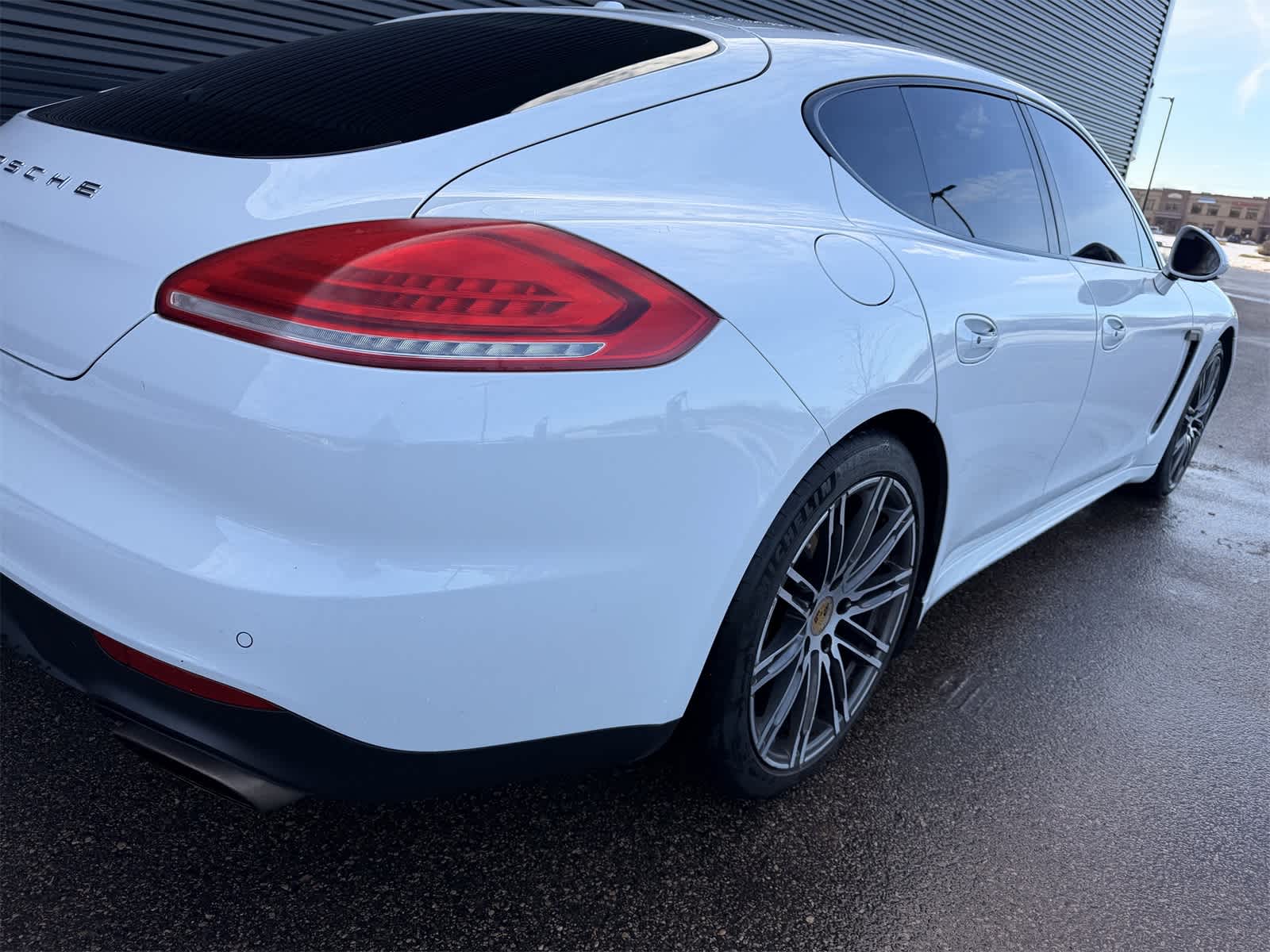 Thumbnail: 2016 Porsche Panamera - 27