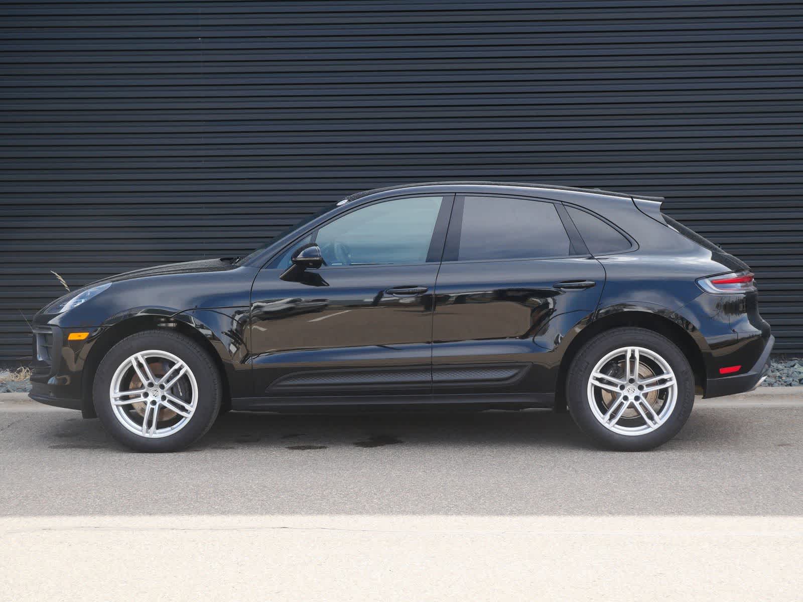 Thumbnail: 2025 Porsche Macan - 2