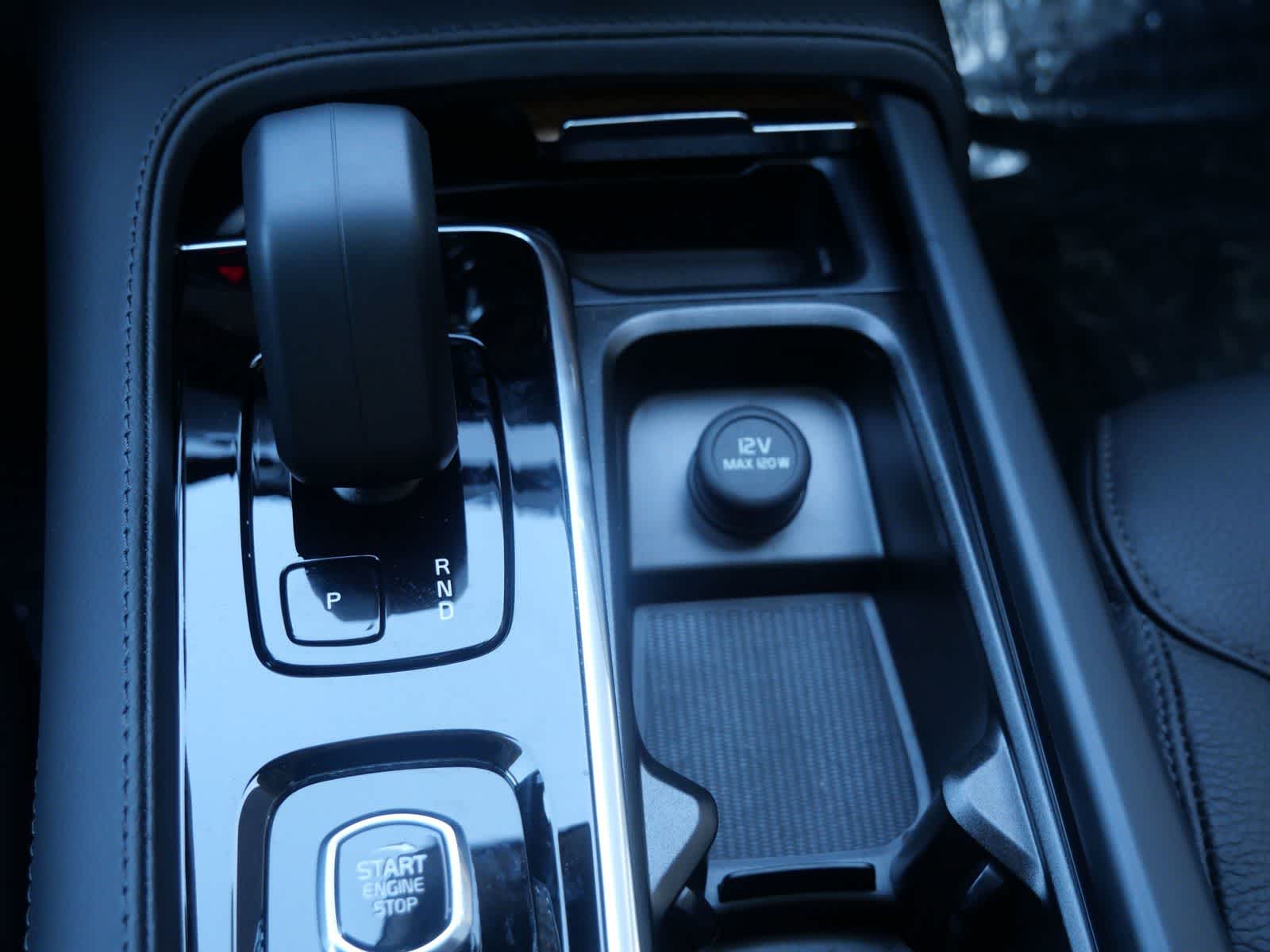 Thumbnail: 2025 Volvo XC90 - 17