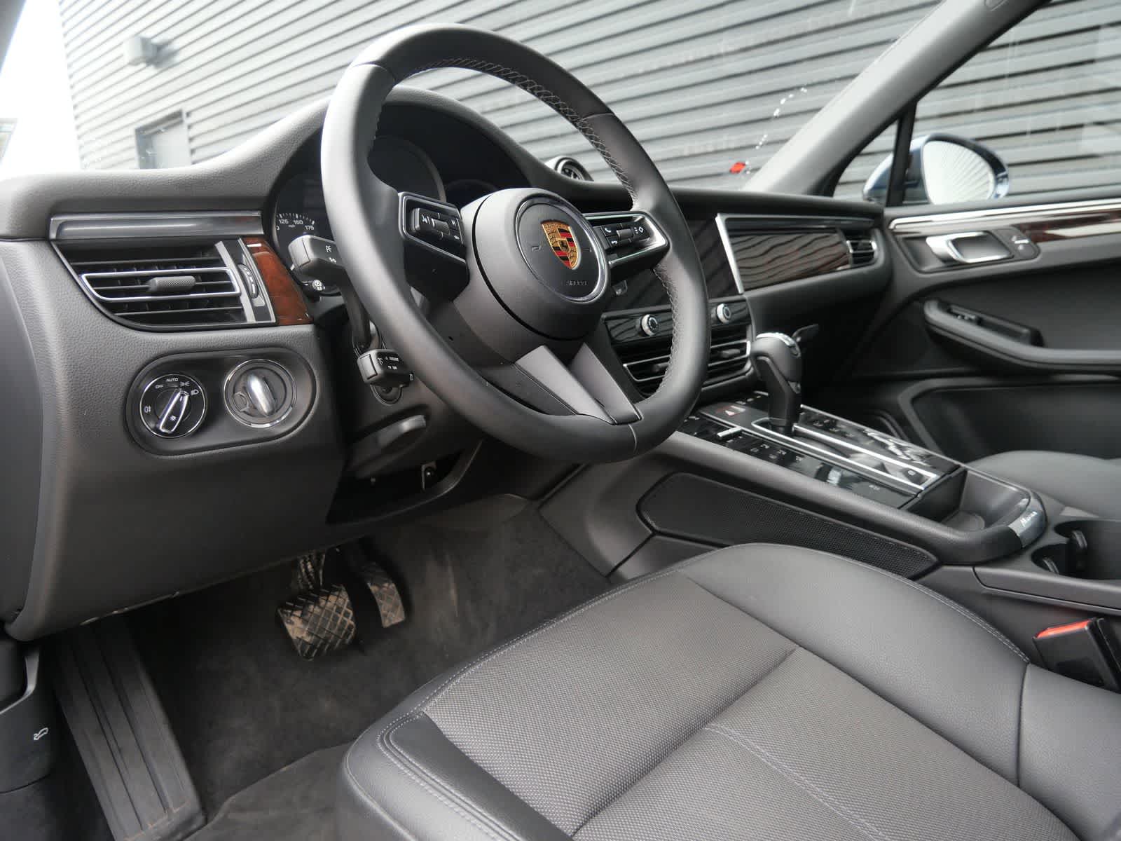 Thumbnail: 2022 Porsche Macan - 4
