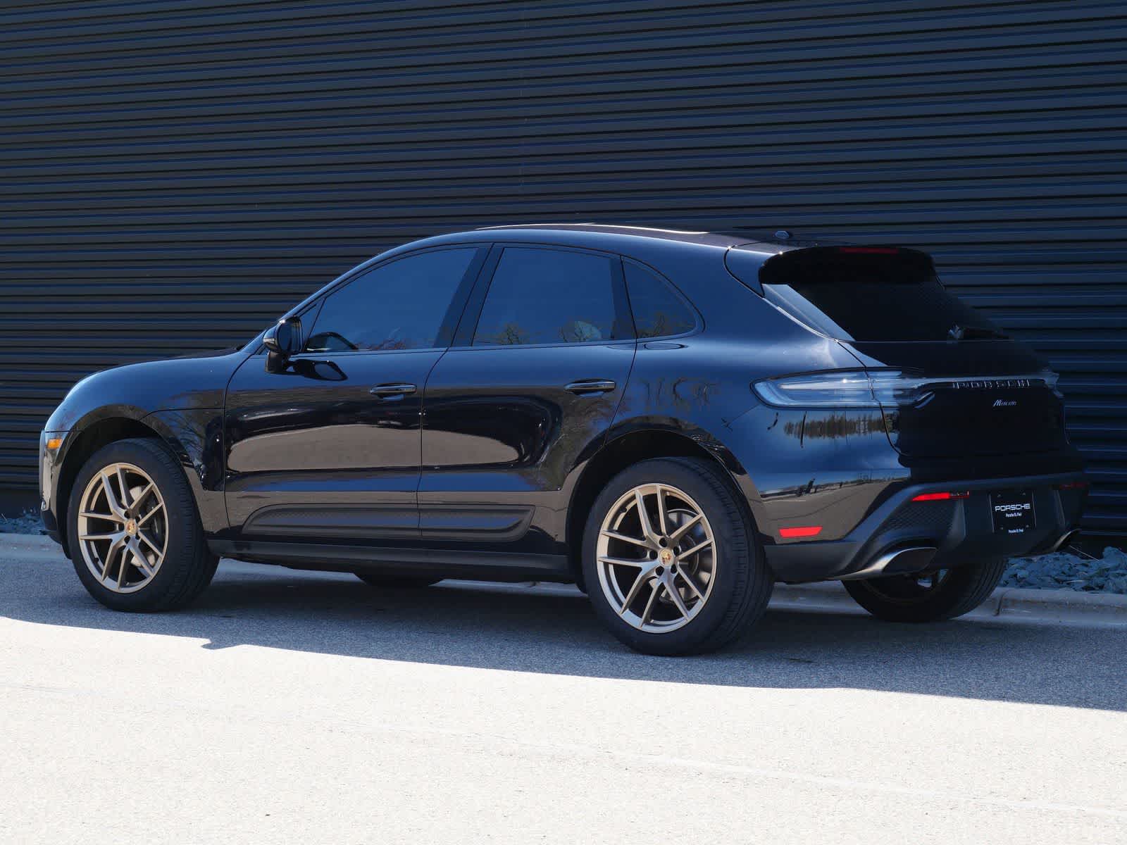 Thumbnail: 2024 Porsche Macan - 3