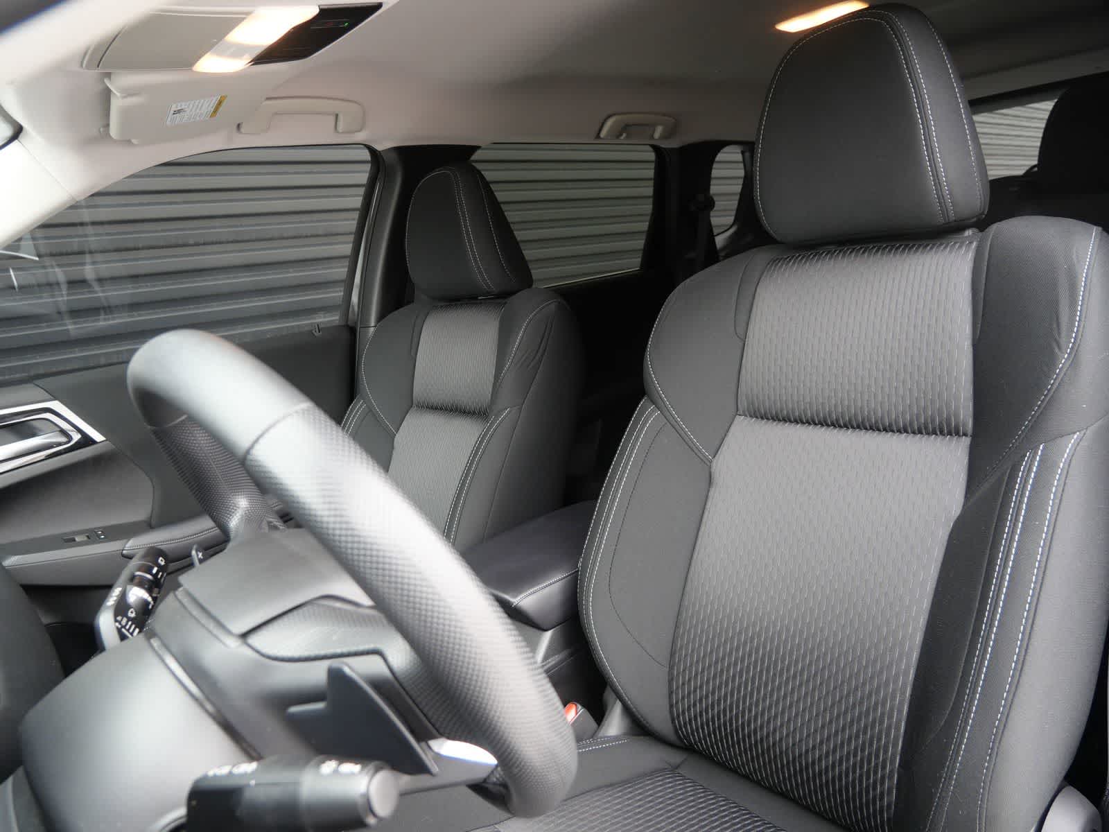 Thumbnail: 2024 Mitsubishi Outlander - 5