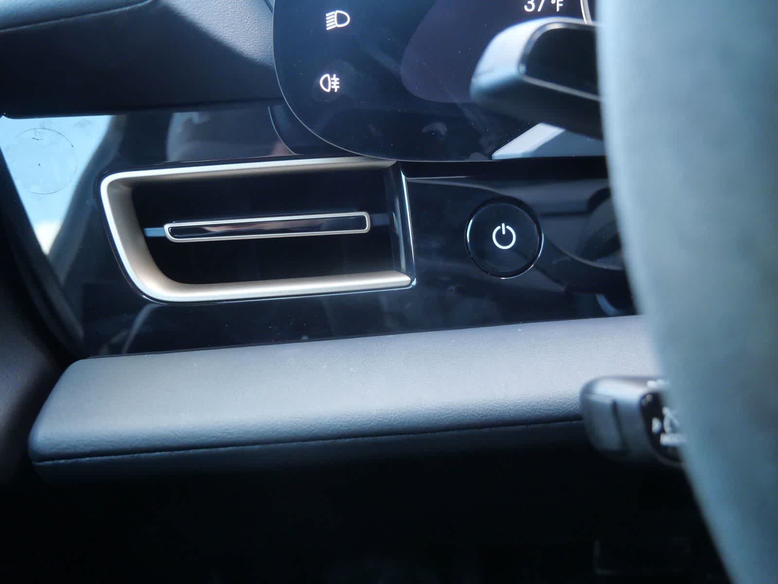 Thumbnail: 2025 Porsche Taycan - 15