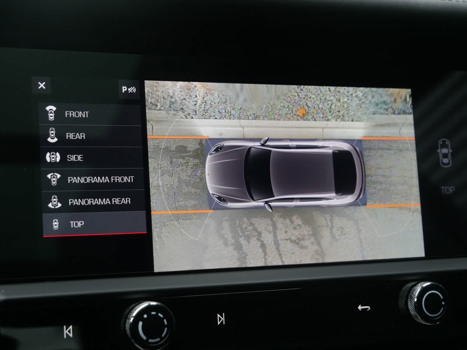 Thumbnail: 2023 Porsche Macan - 28