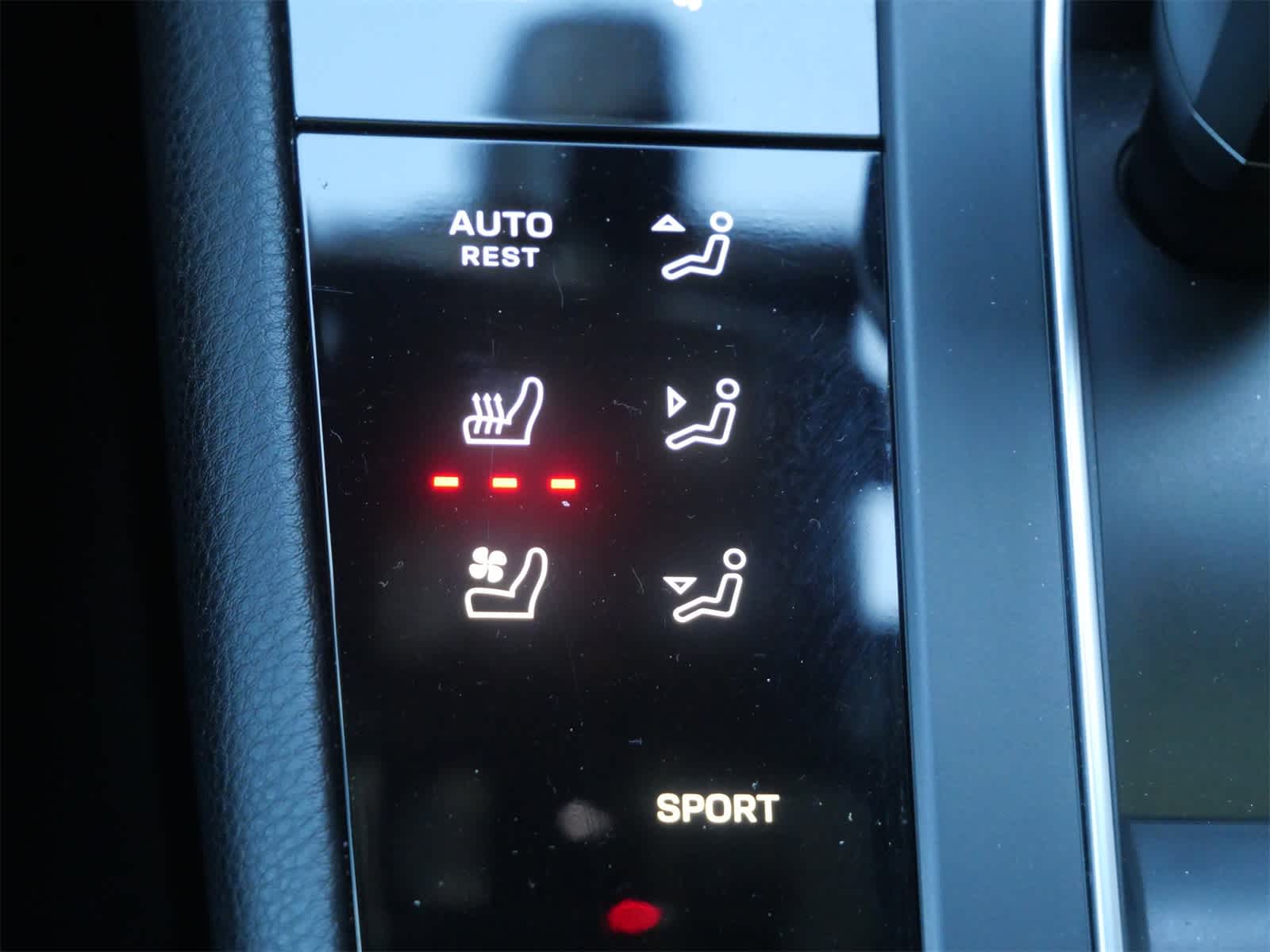 Thumbnail: 2023 Porsche Macan - 25