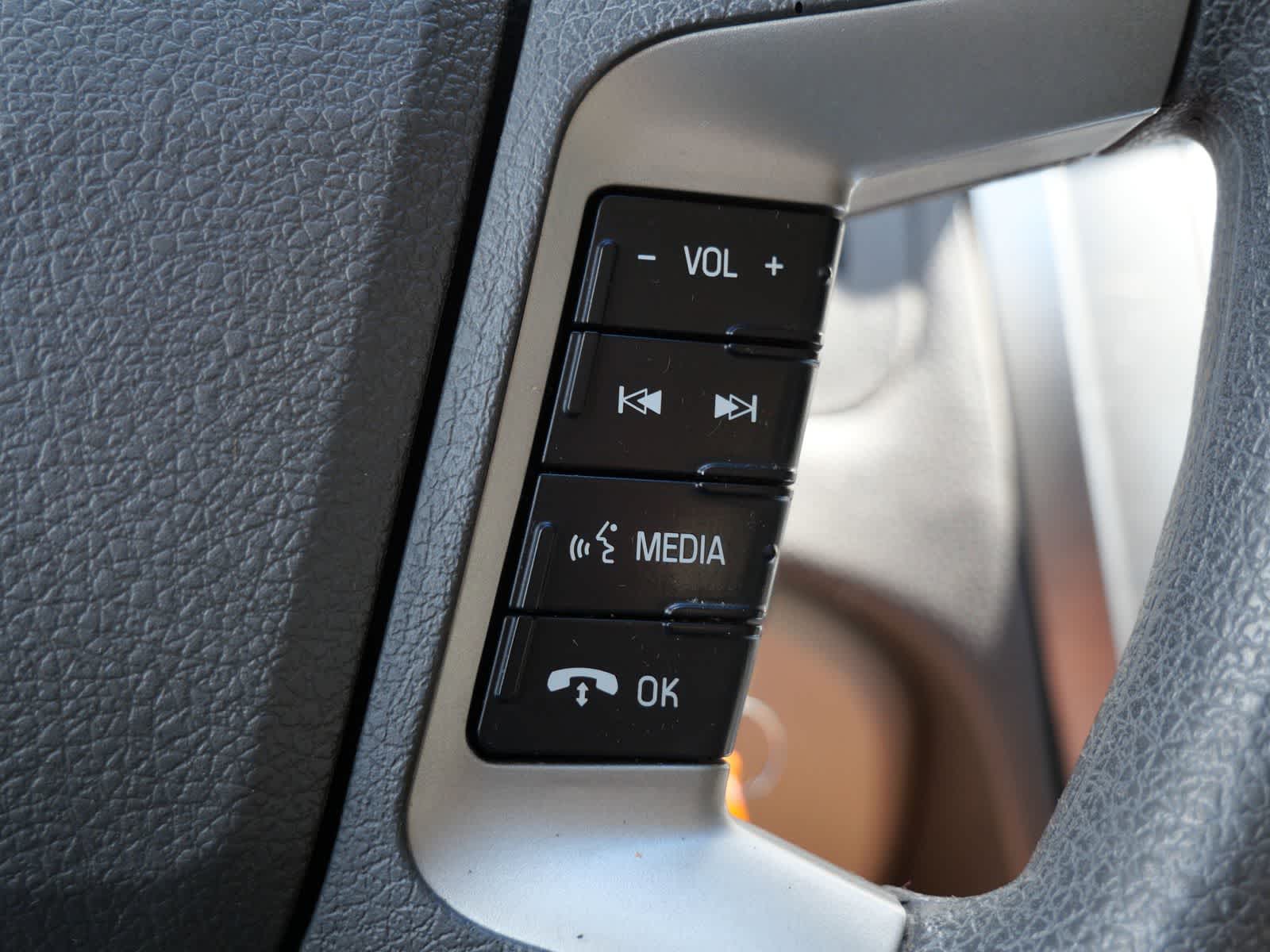 Thumbnail: 2010 Ford Fusion - 20