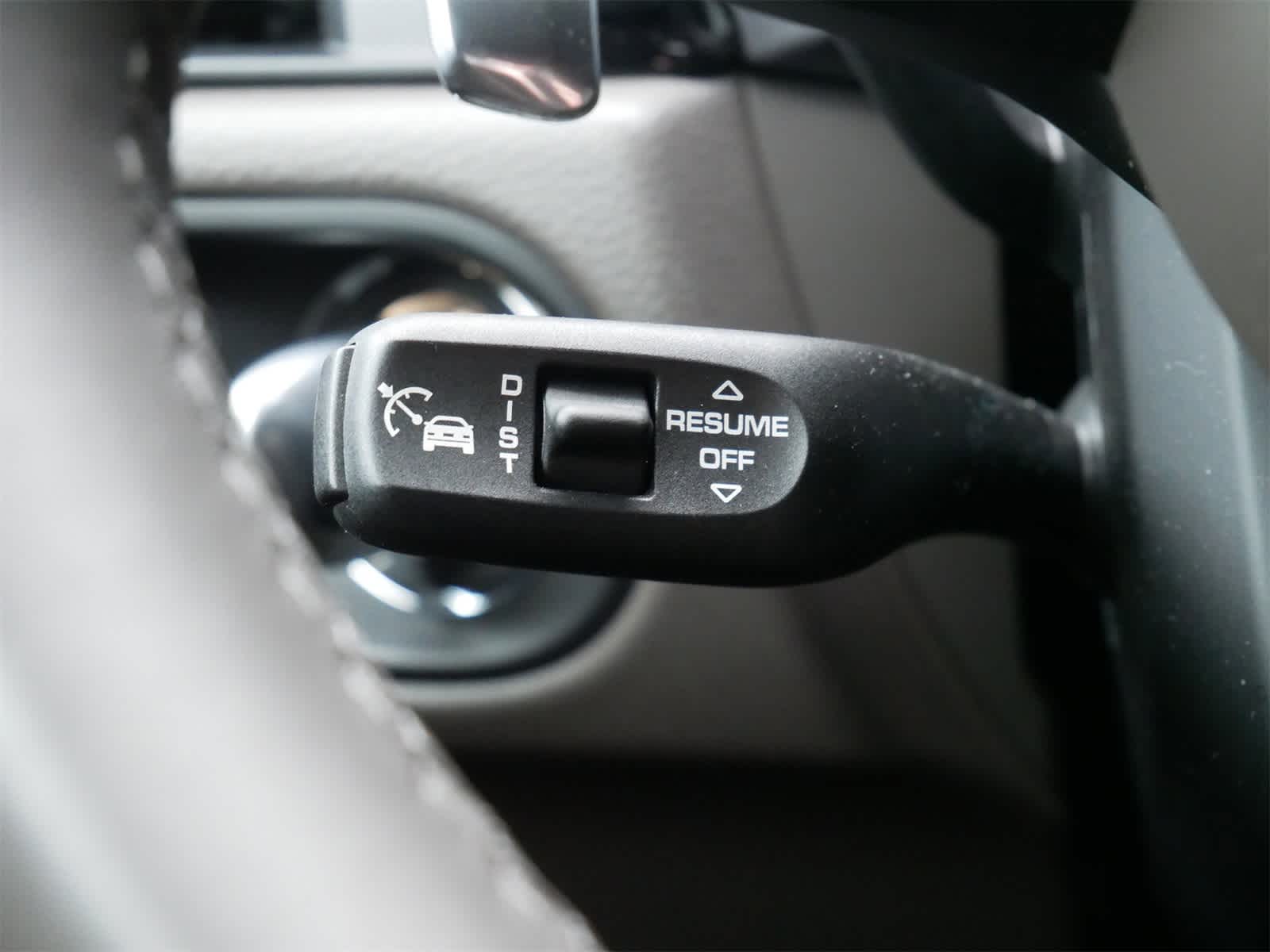 Thumbnail: 2025 Porsche Macan - 17