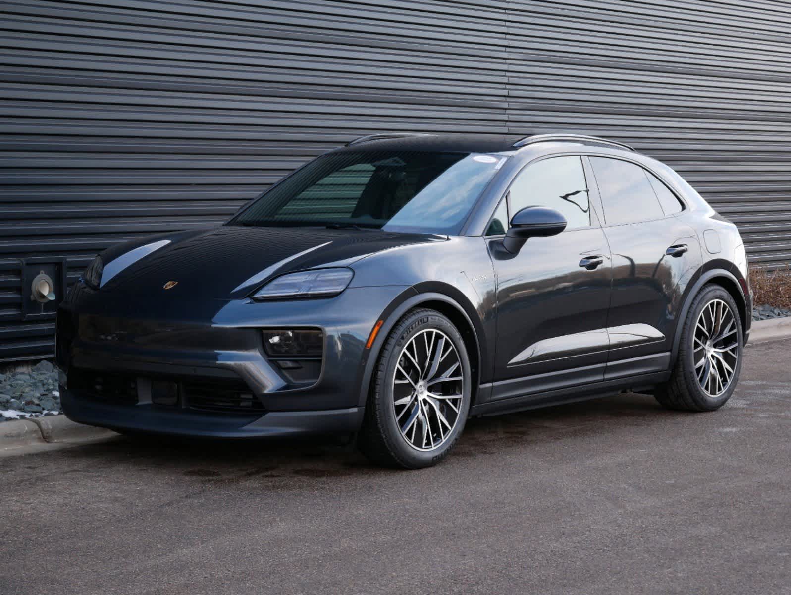 Thumbnail: 2024 Porsche Macan - 1