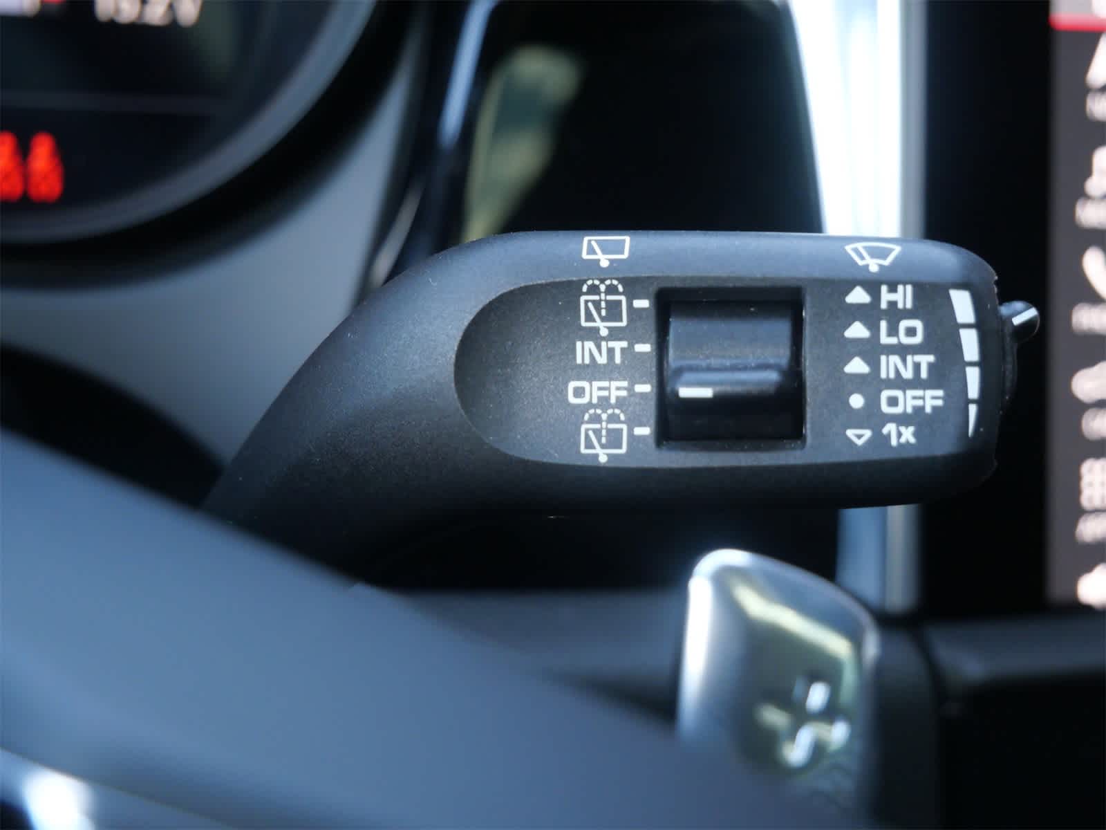 Thumbnail: 2023 Porsche Macan - 24