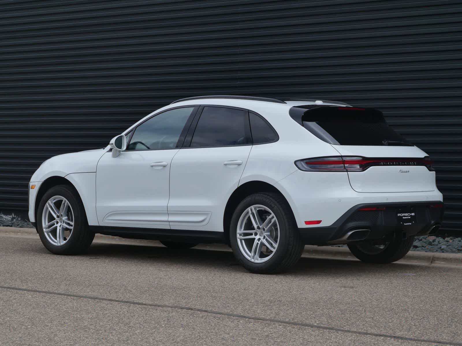 Thumbnail: 2026 Porsche Macan - 3