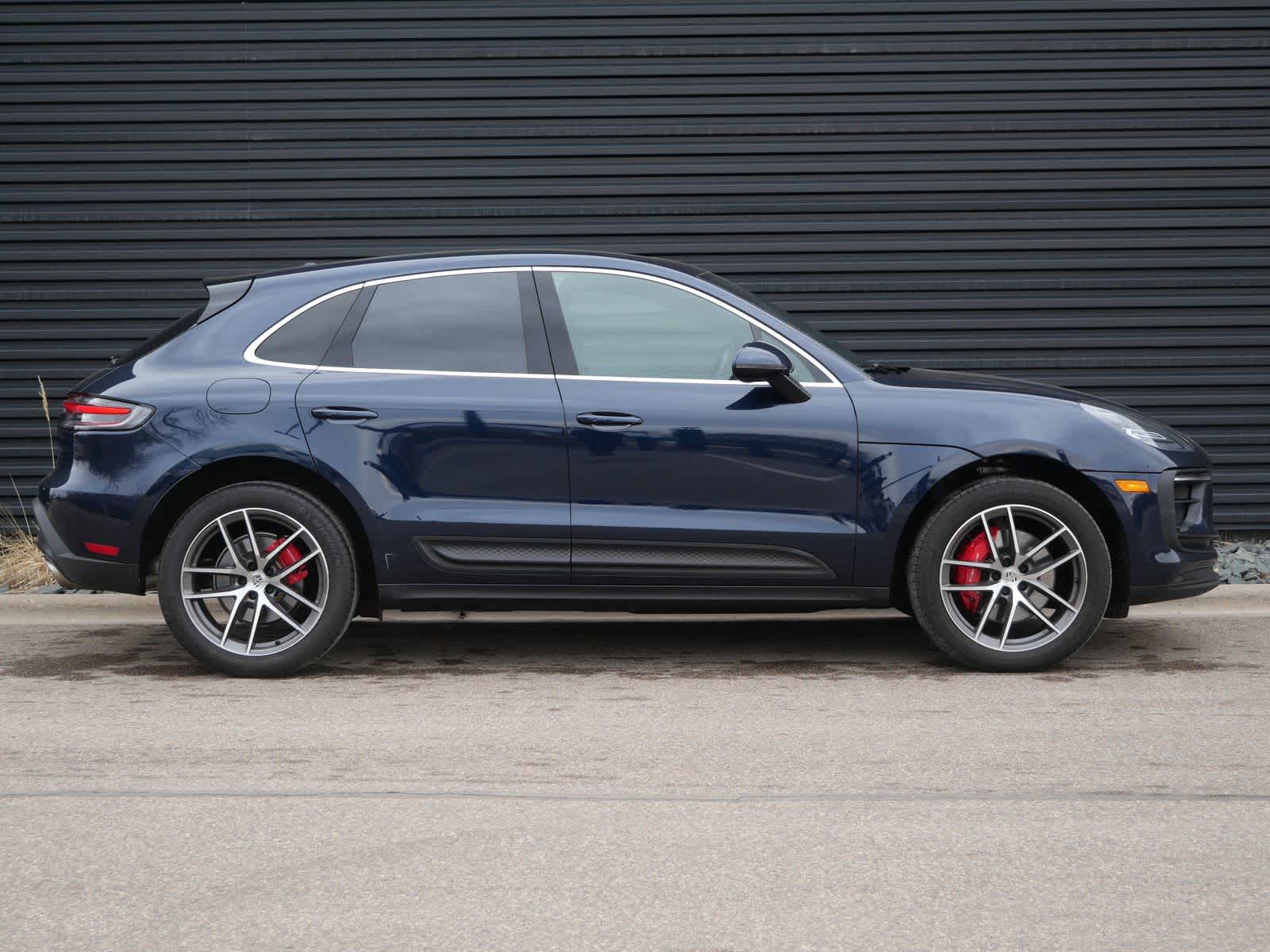 Thumbnail: 2022 Porsche Macan - 26