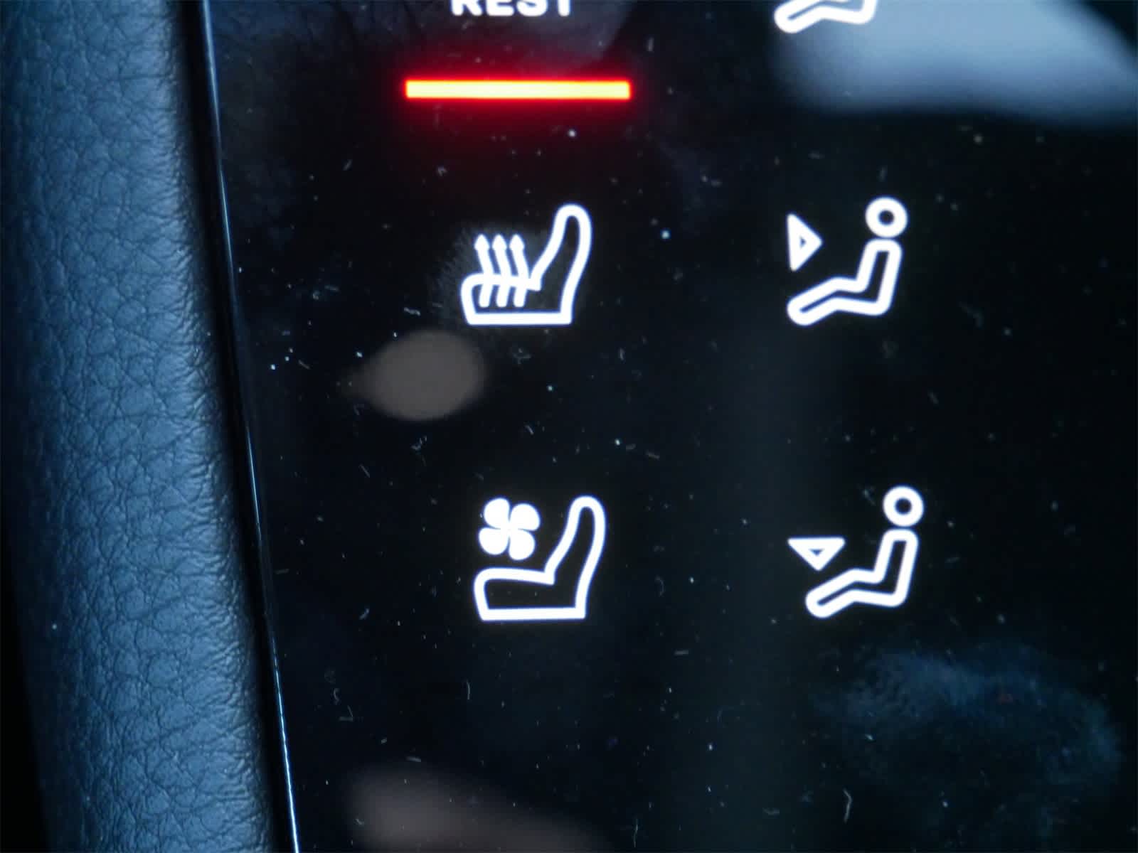 Thumbnail: 2026 Porsche Macan - 20