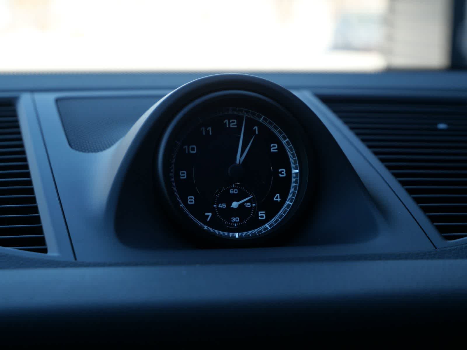 Thumbnail: 2026 Porsche Macan - 21