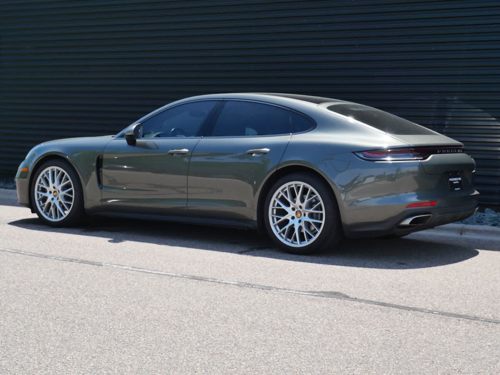 Thumbnail: 2022 Porsche Panamera - 3