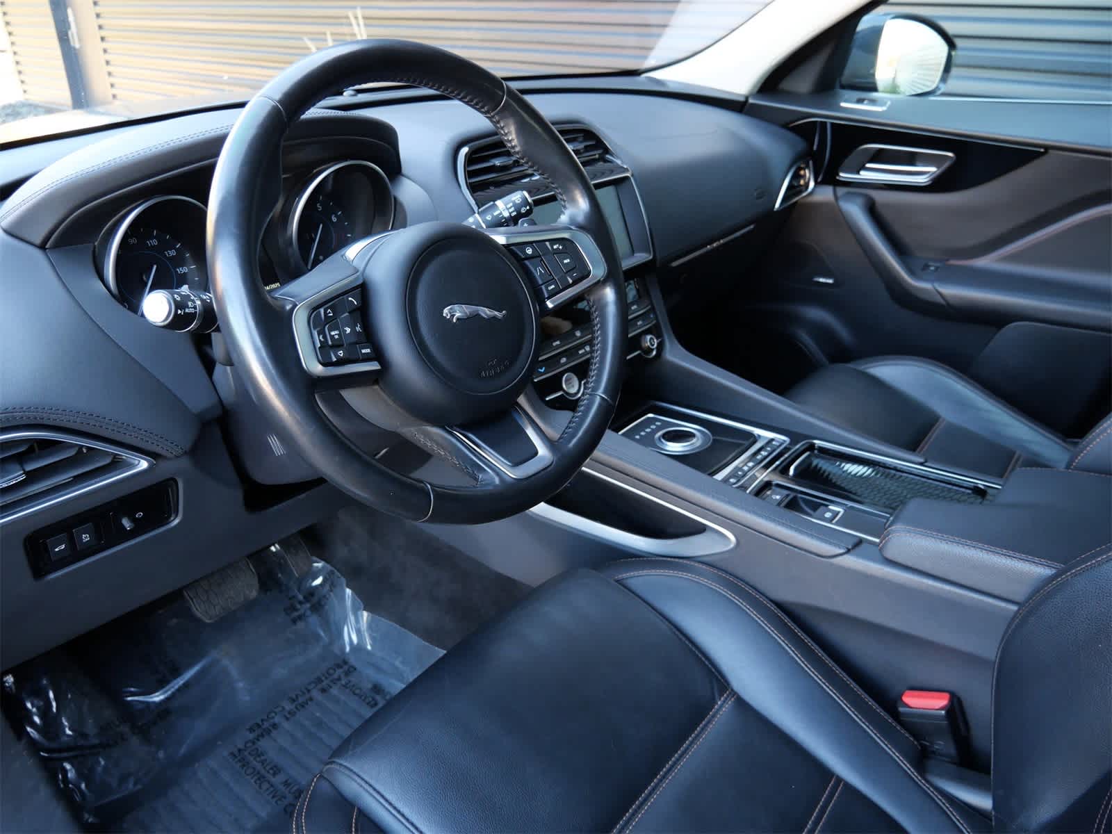 2020 Jaguar F-PACE Prestige photo 4