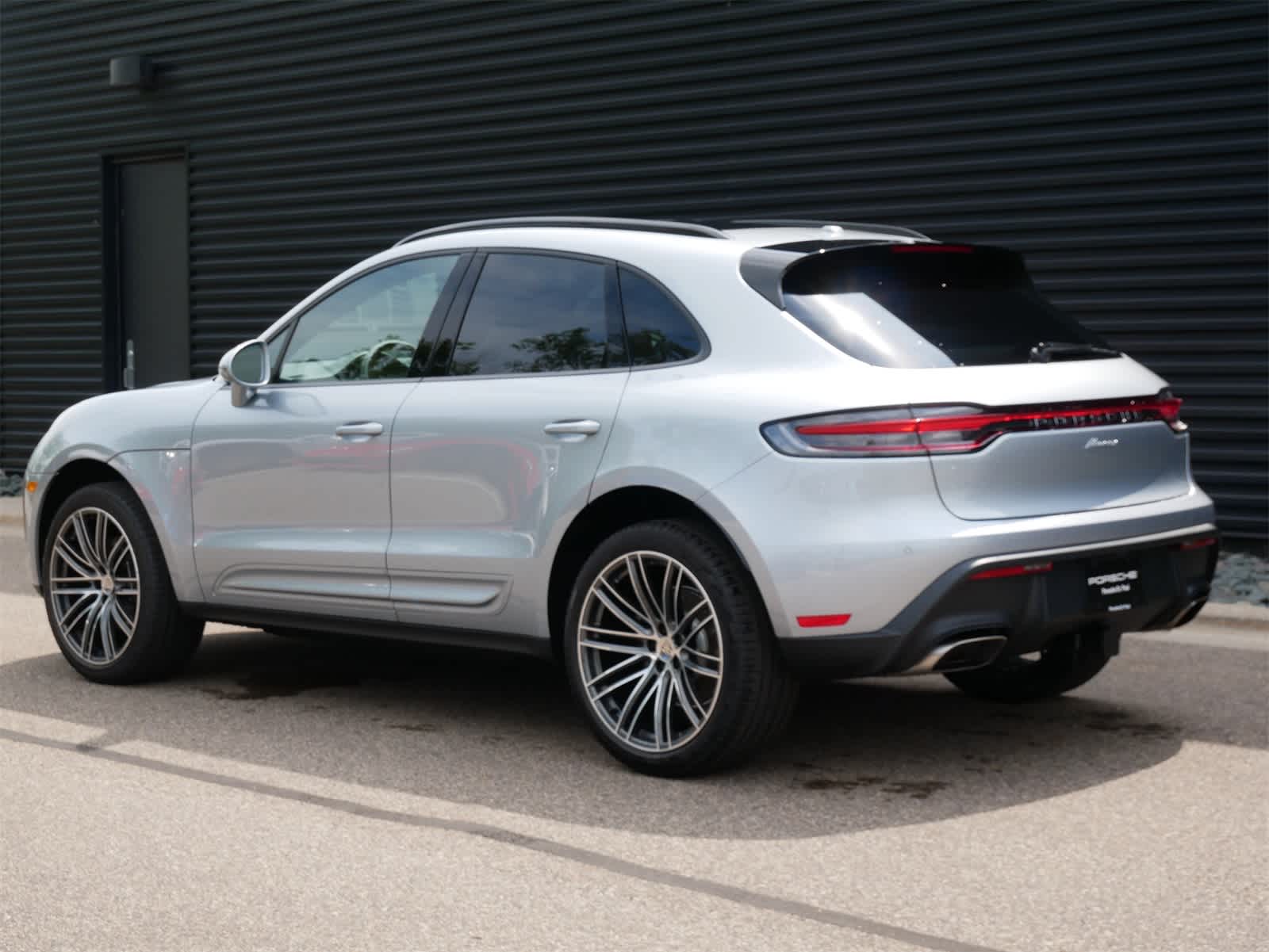 Thumbnail: 2026 Porsche Macan - 3