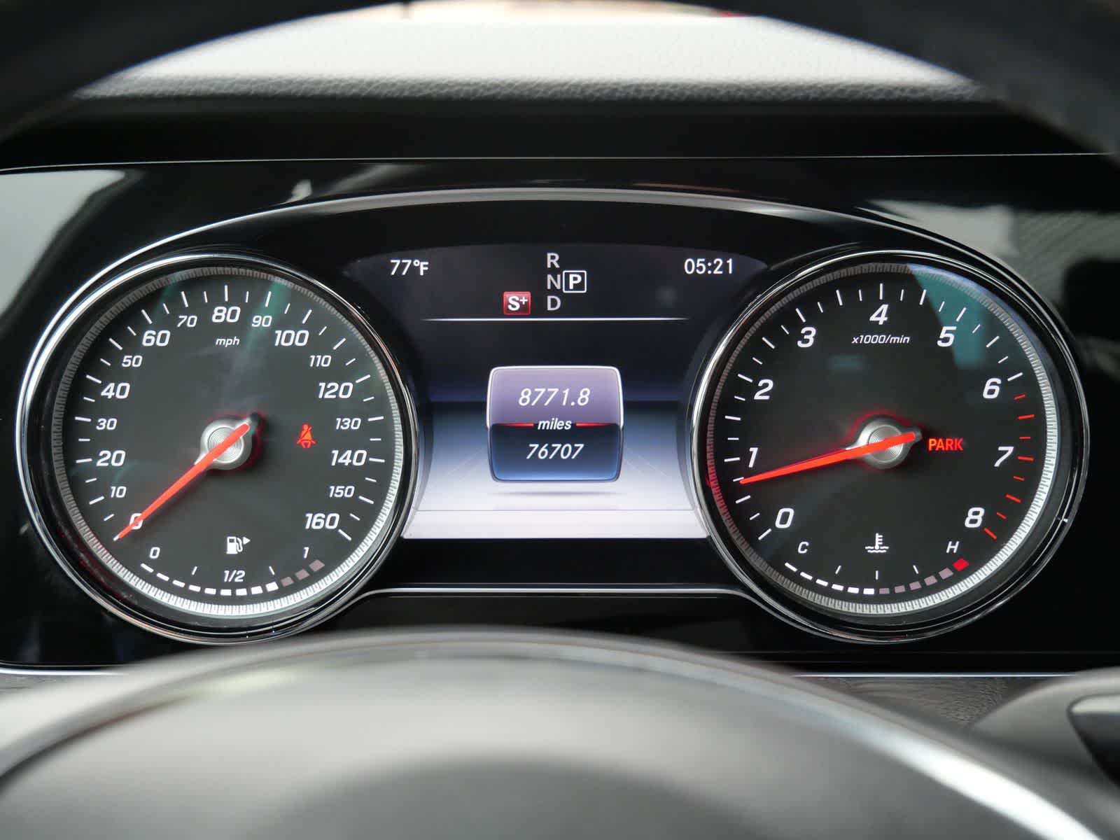 Thumbnail: 2017 Mercedes-Benz E-Class - 22