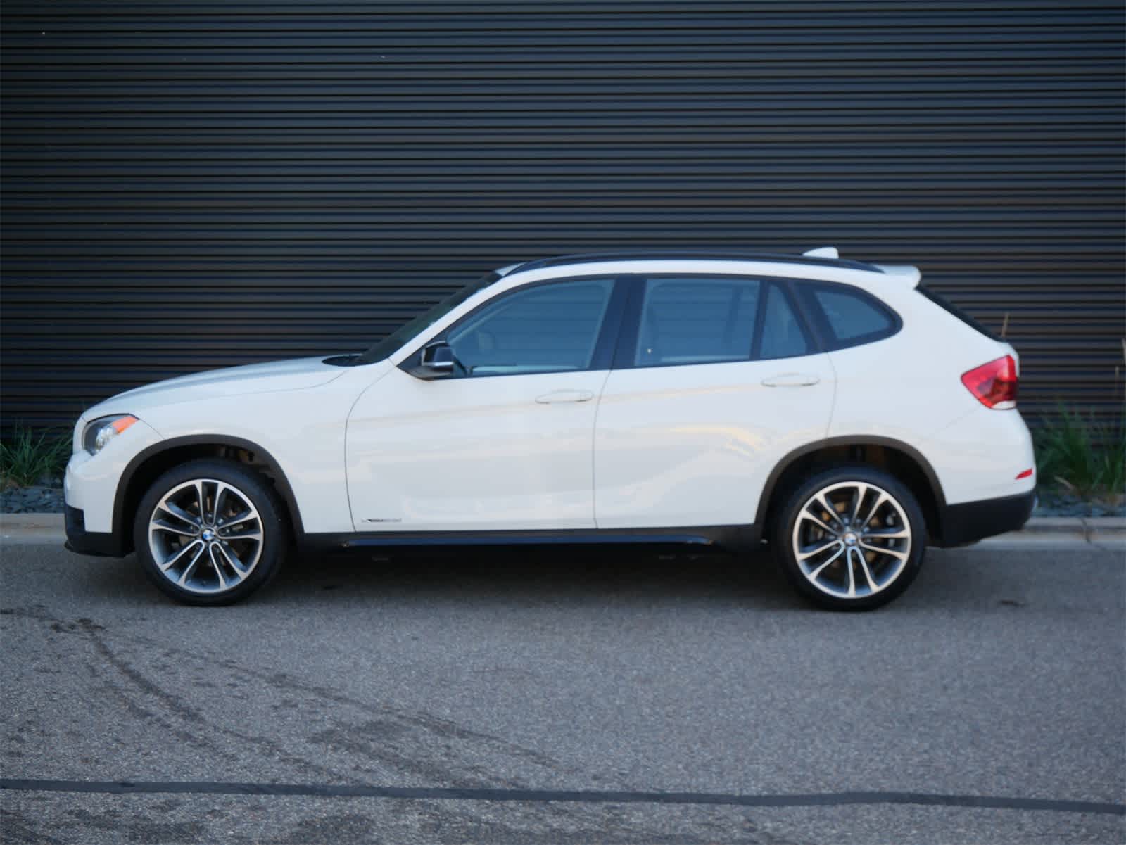 Thumbnail: 2015 BMW X1 - 2