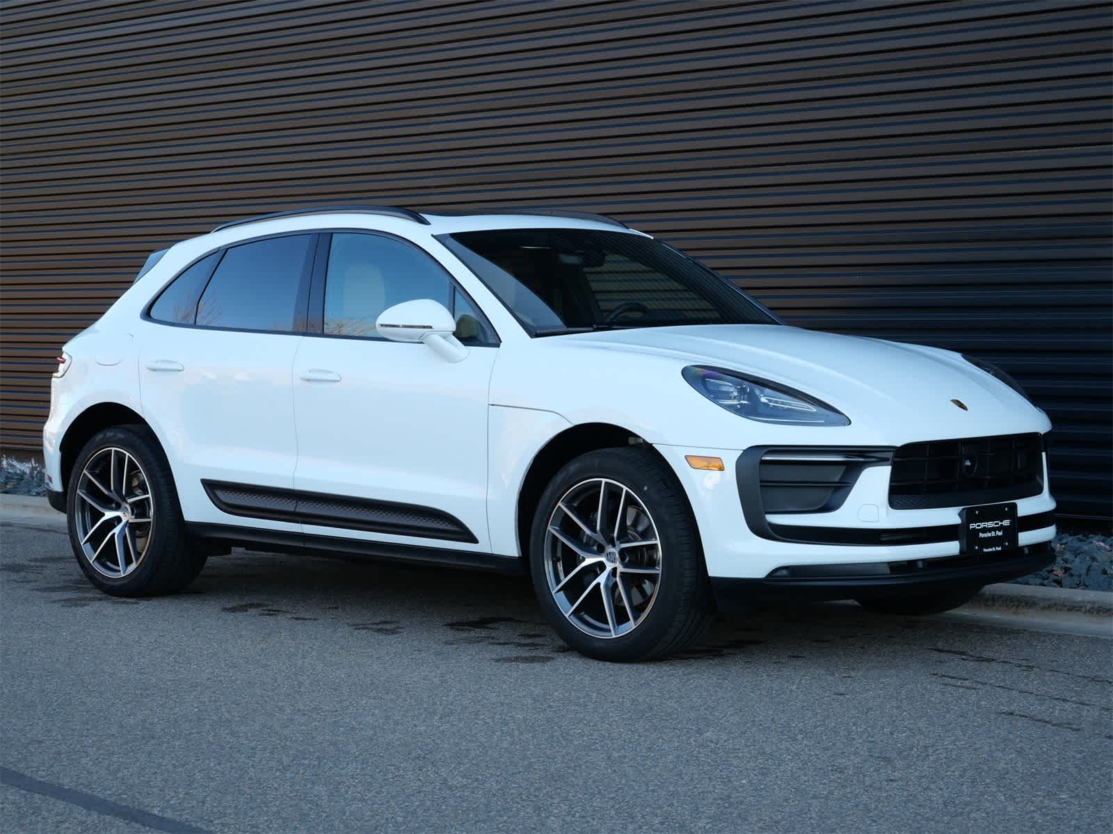 Thumbnail: 2025 Porsche Macan - 28