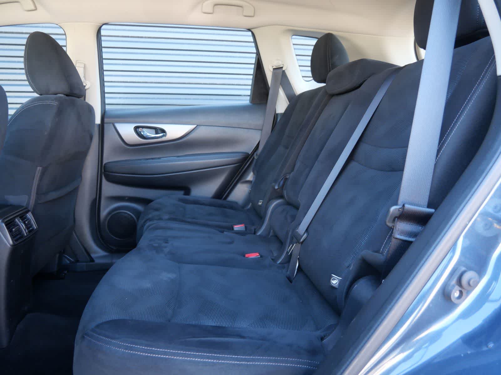 Thumbnail: 2016 Nissan Rogue - 11