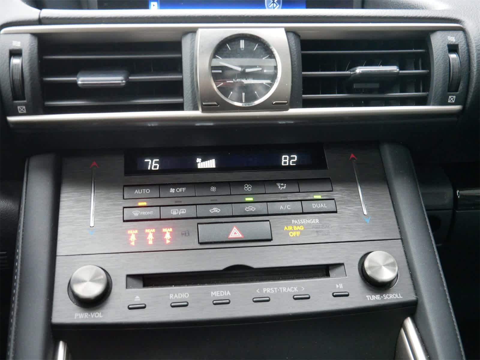 Thumbnail: 2019 Lexus IS - 23