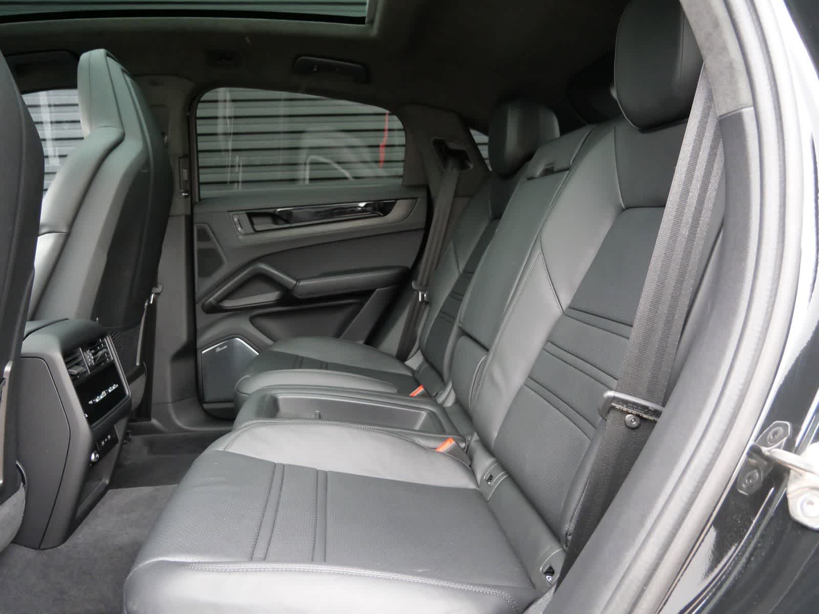 Thumbnail: 2026 Porsche Cayenne - 12