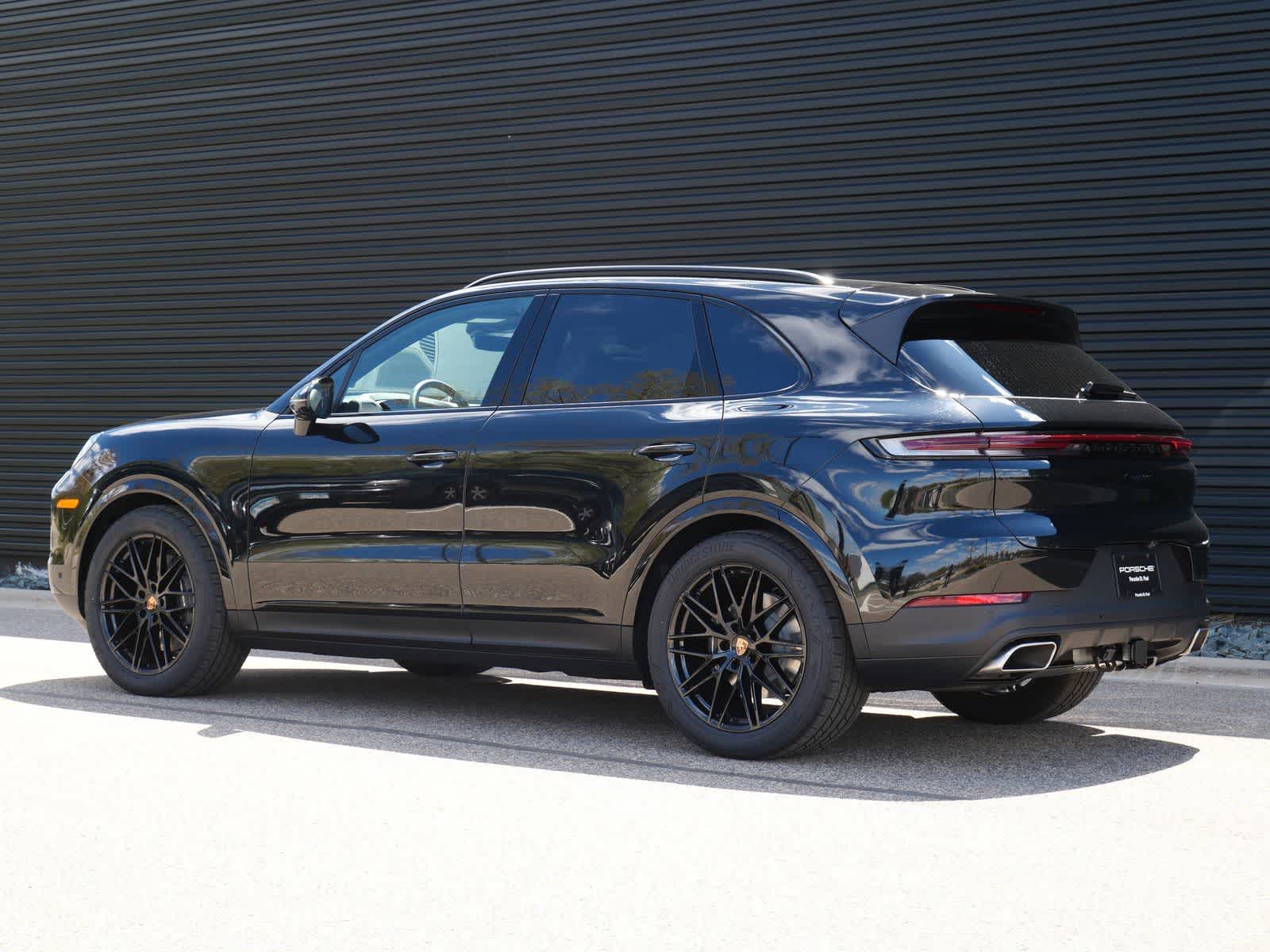 Thumbnail: 2026 Porsche Cayenne - 3