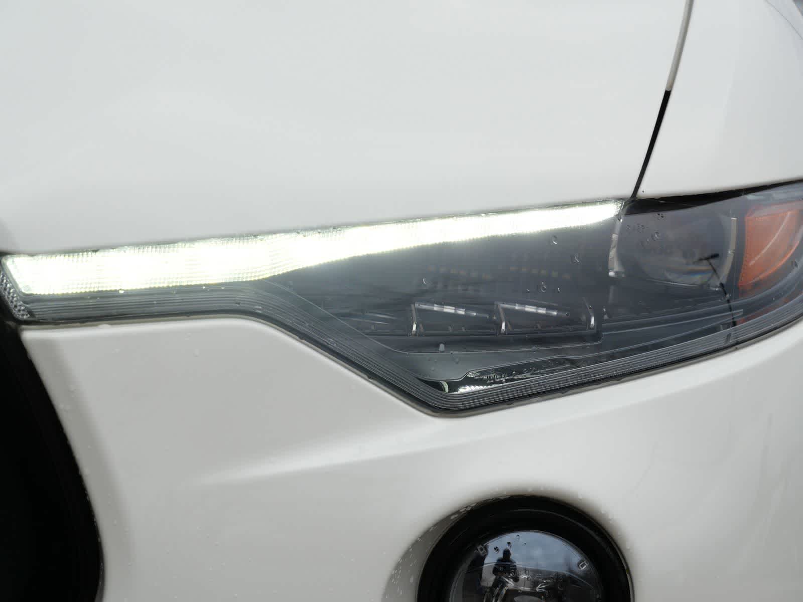 Thumbnail: 2022 Maserati Levante - 6