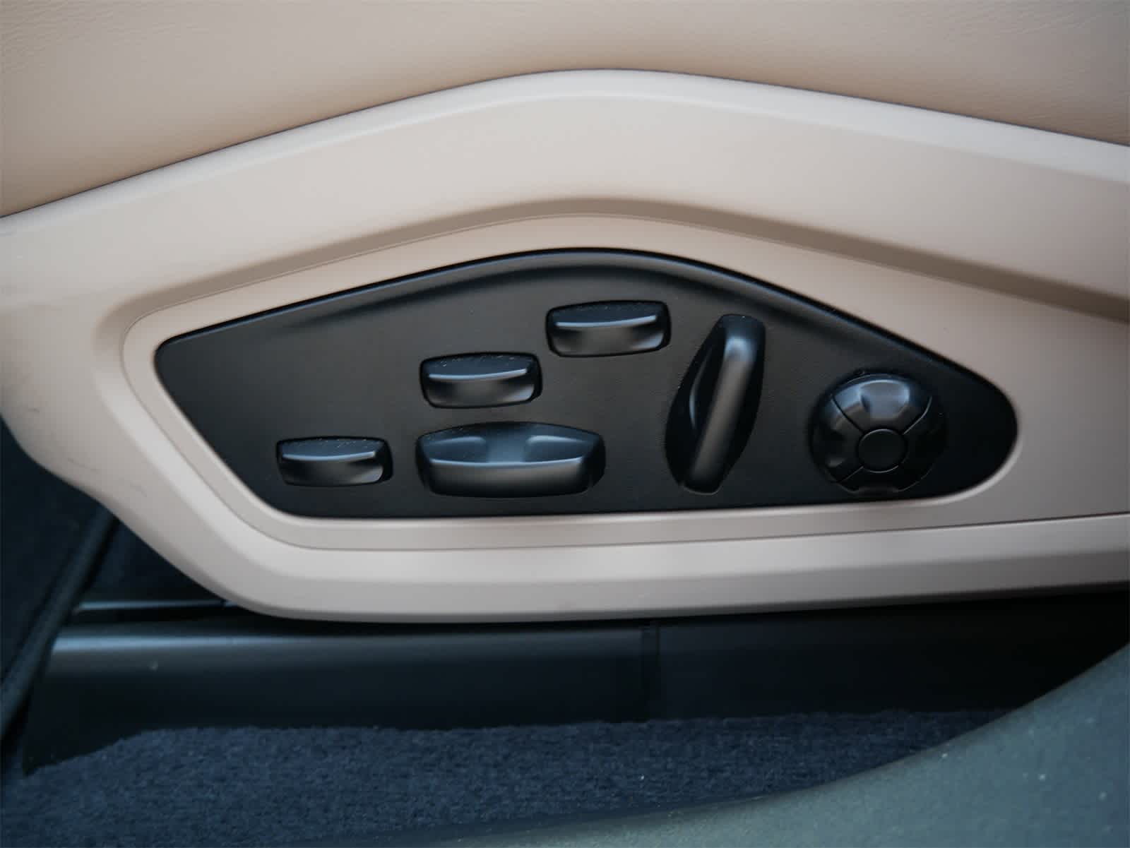 2020 Porsche Taycan Turbo 12