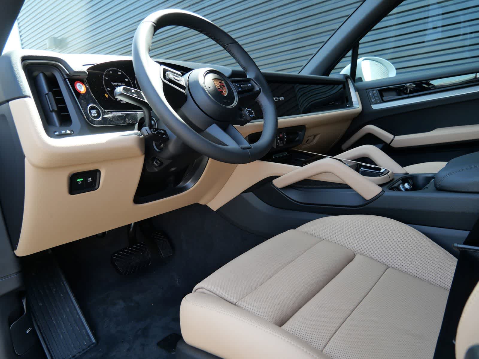 Thumbnail: 2026 Porsche Cayenne - 4