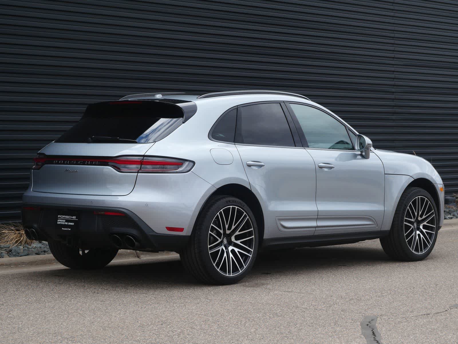 Thumbnail: 2026 Porsche Macan - 26