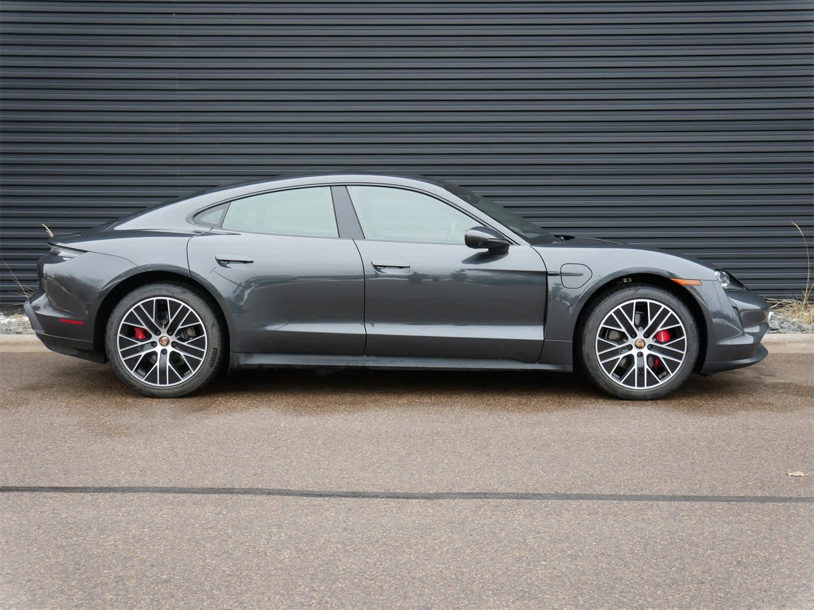 Thumbnail: 2021 Porsche Taycan - 26