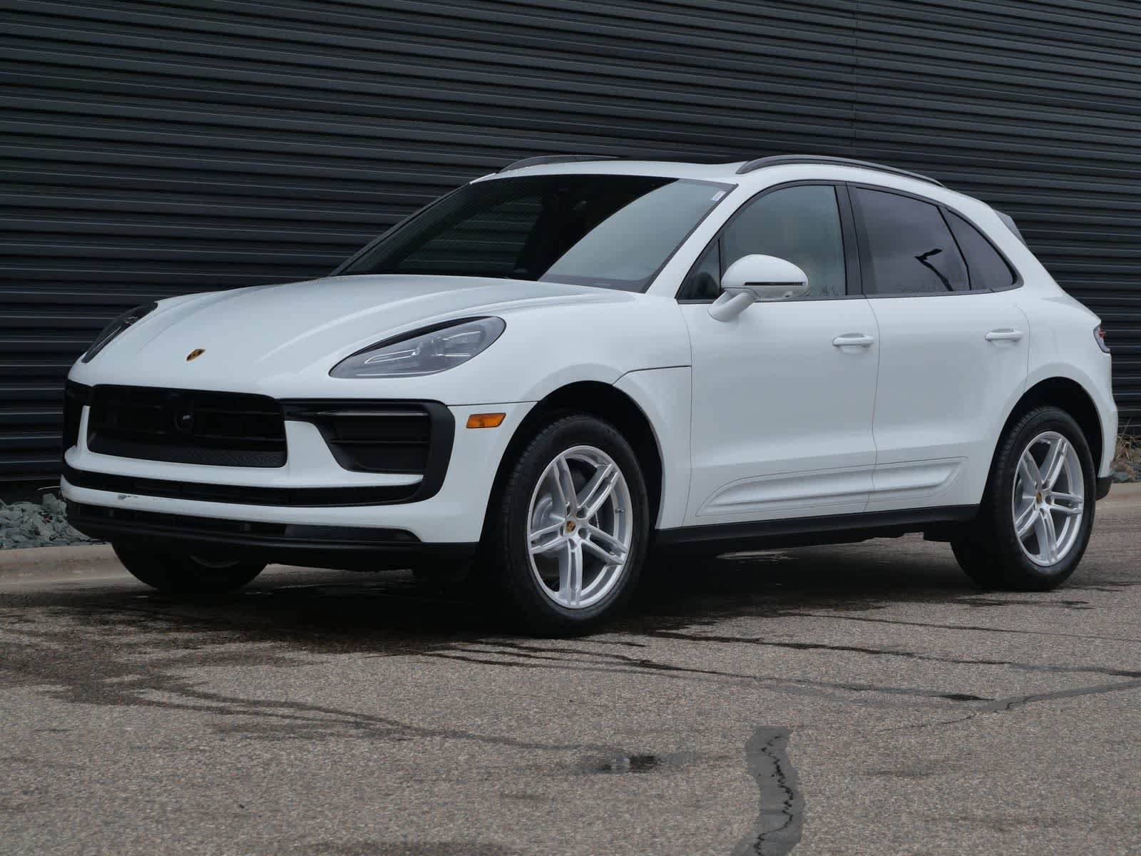 Thumbnail: 2026 Porsche Macan - 1