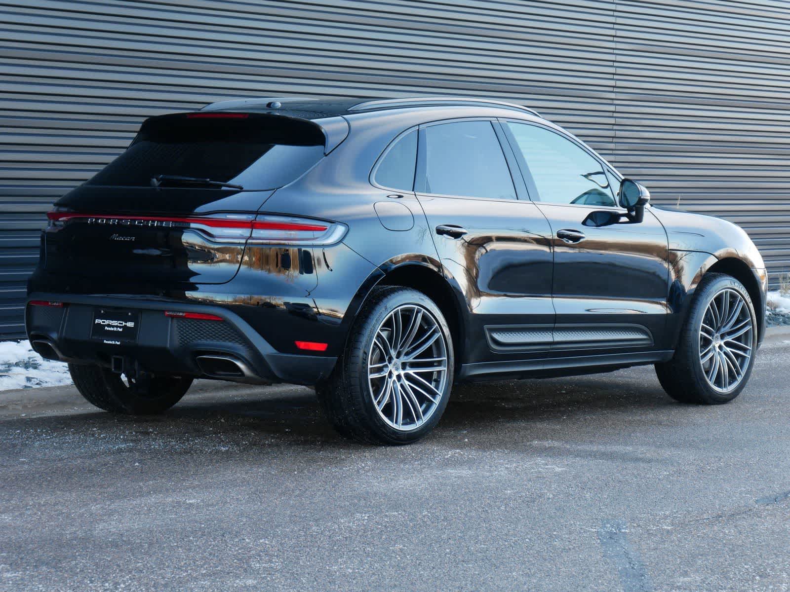 Thumbnail: 2025 Porsche Macan - 23