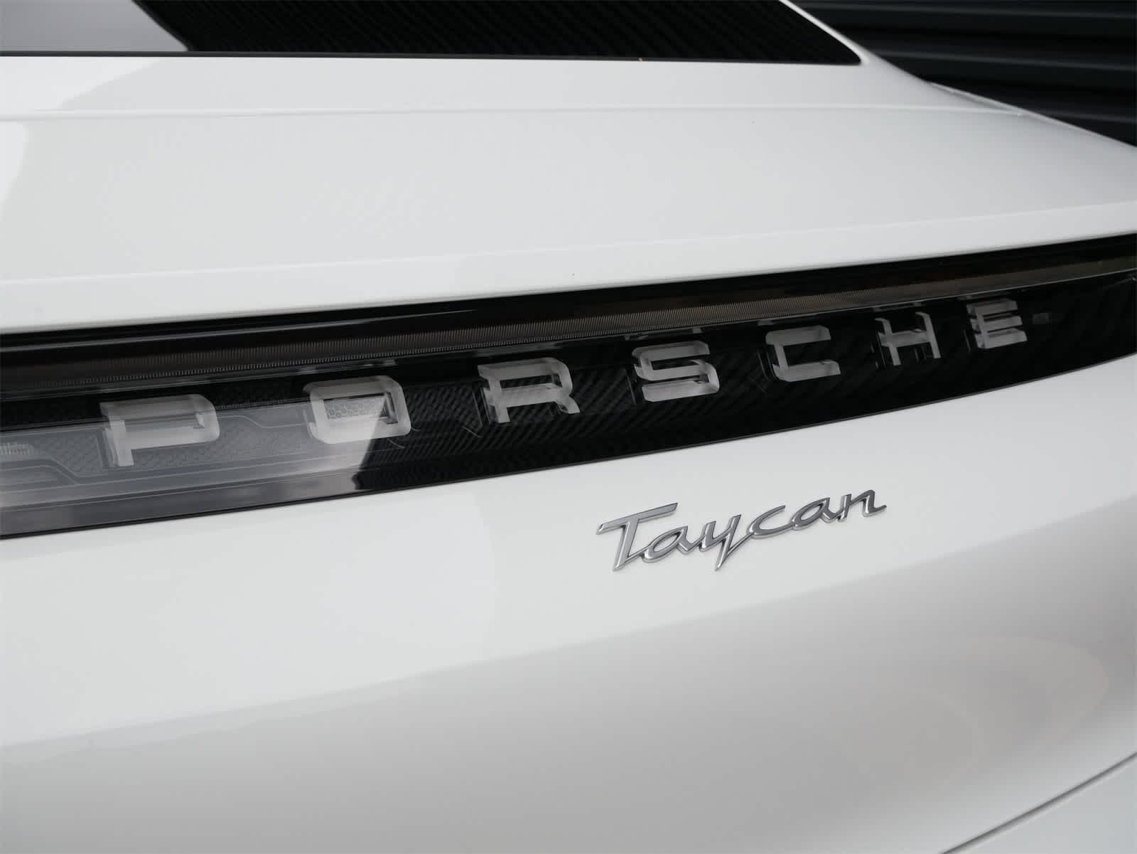 Thumbnail: 2022 Porsche Taycan - 23