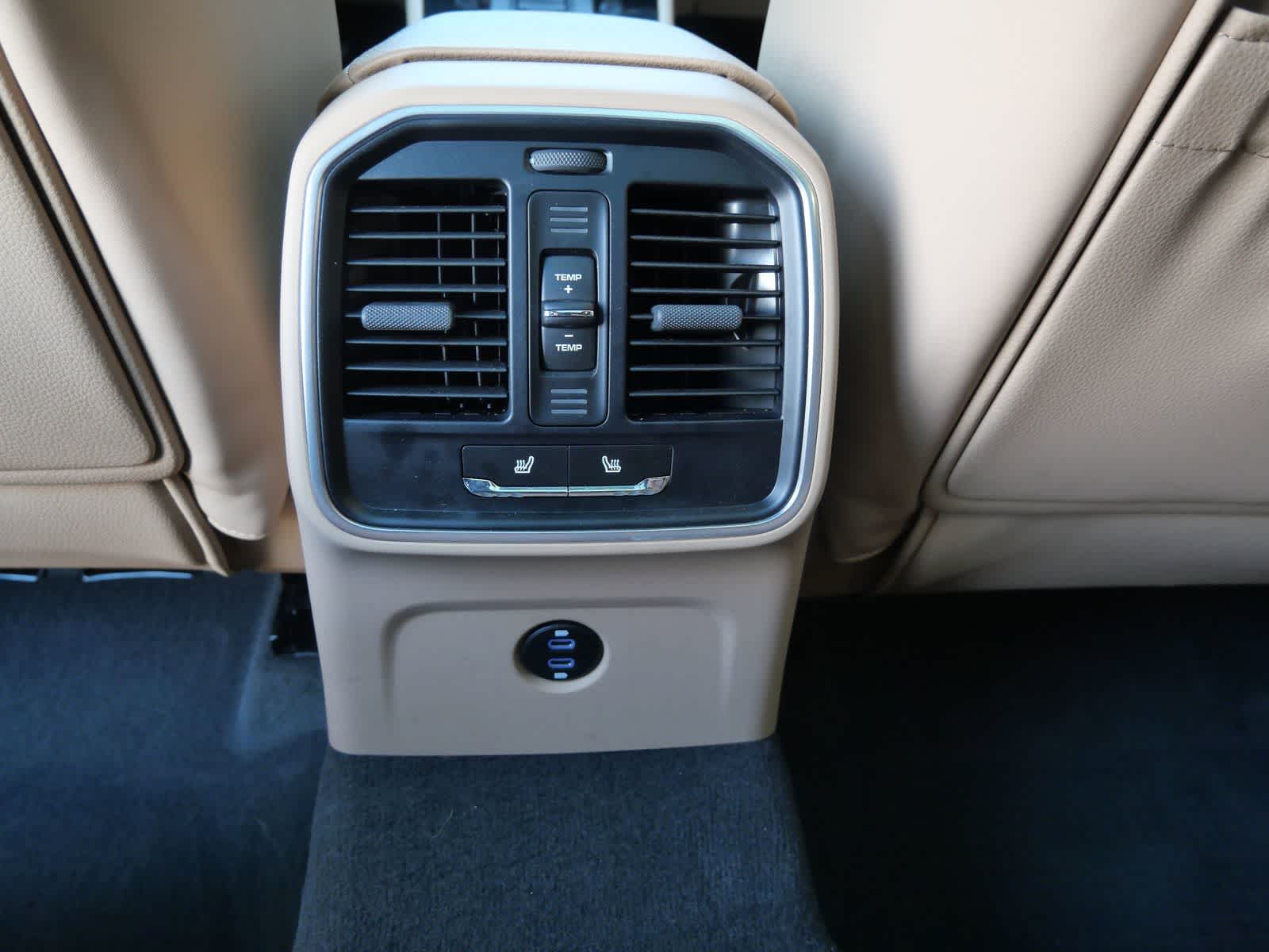 Thumbnail: 2025 Porsche Macan - 12