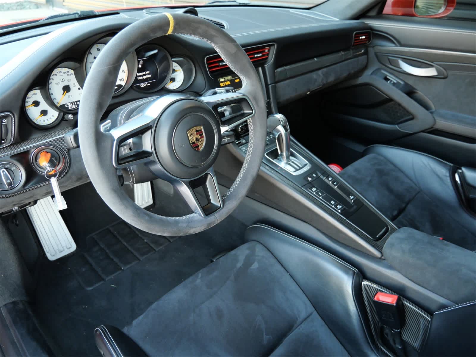 Thumbnail: 2016 Porsche 911 - 4