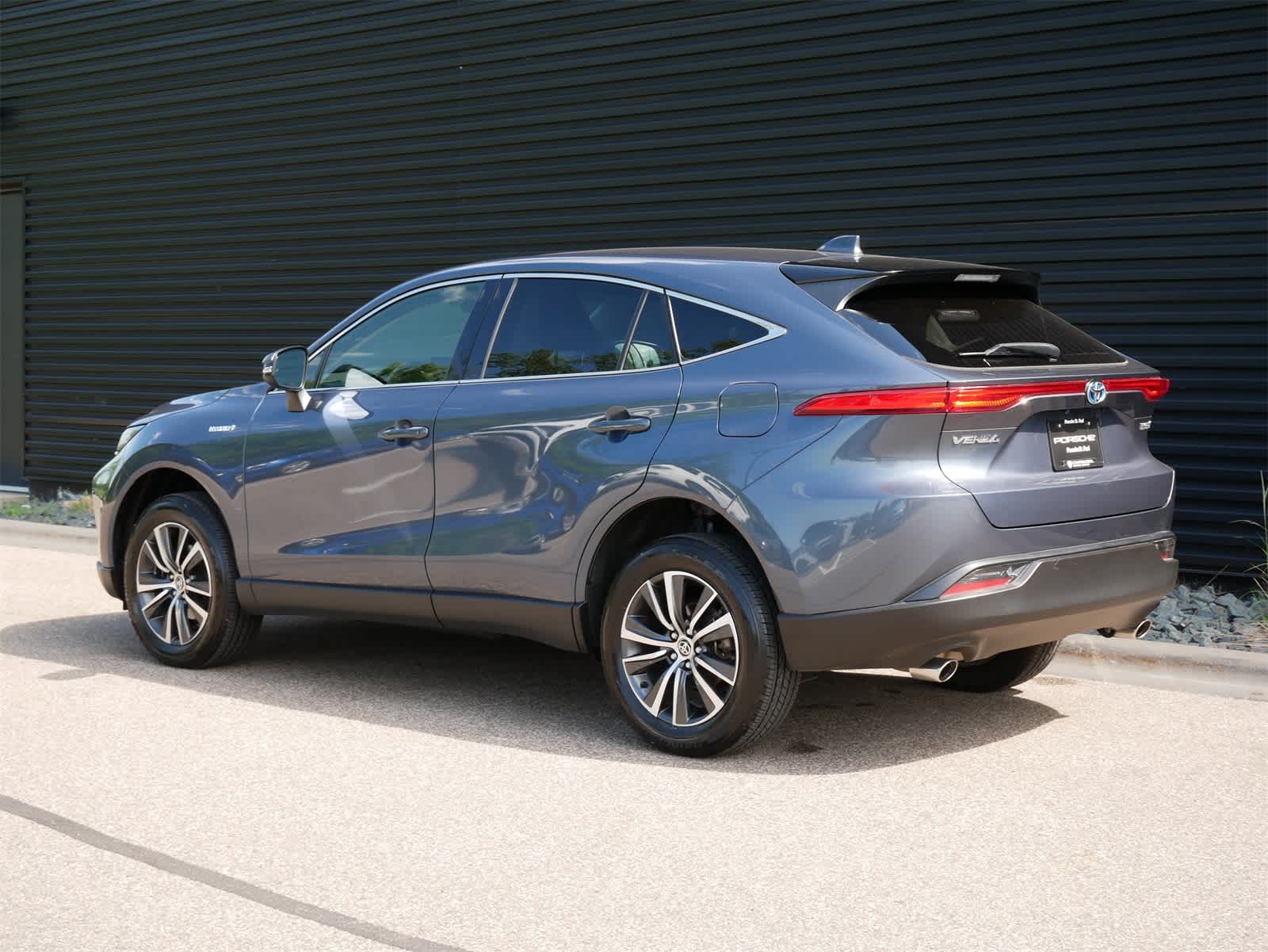 Thumbnail: 2021 Toyota Venza - 3