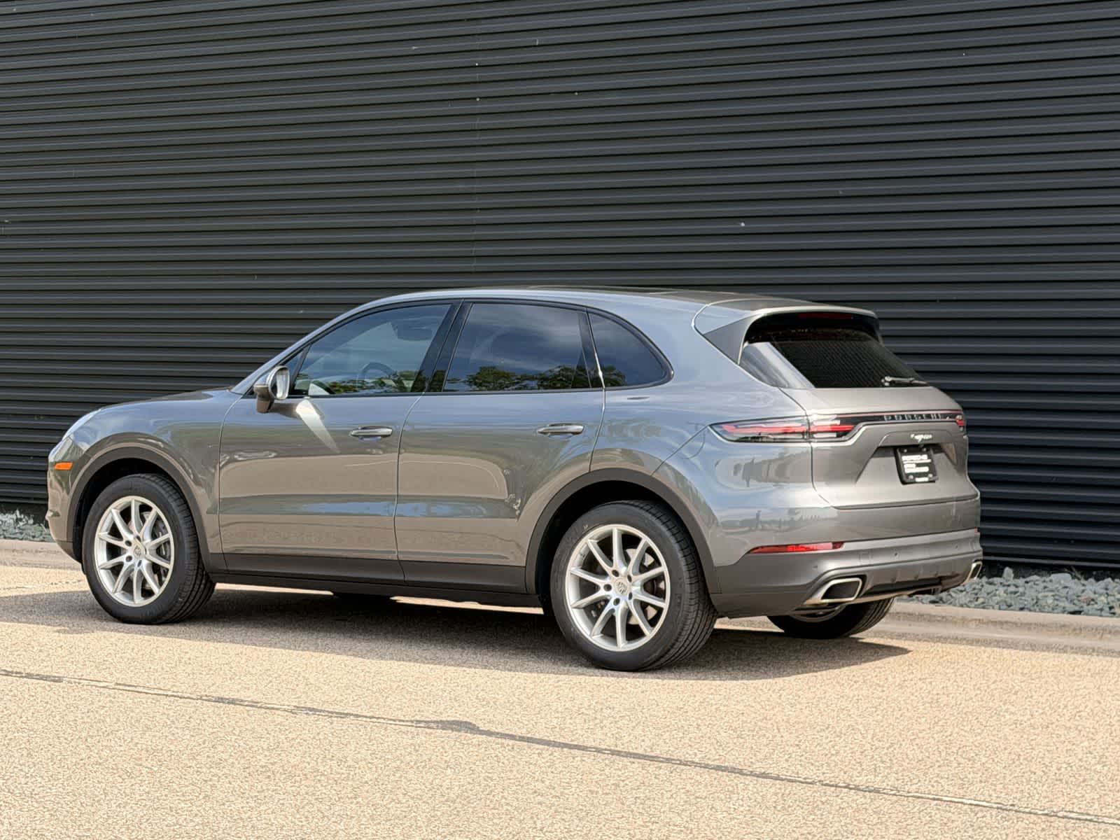 Thumbnail: 2021 Porsche Cayenne - 3