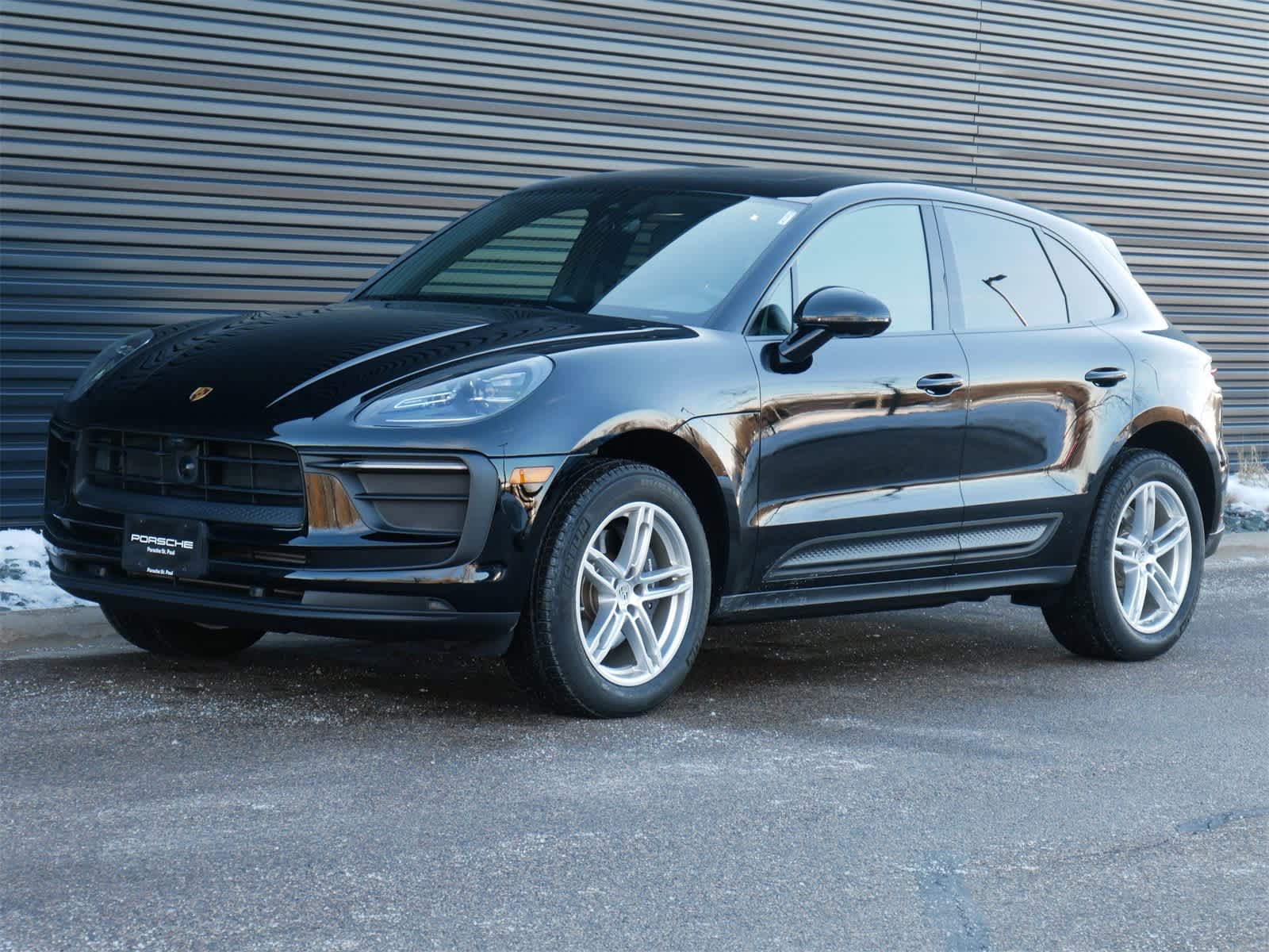 Thumbnail: 2025 Porsche Macan - 1