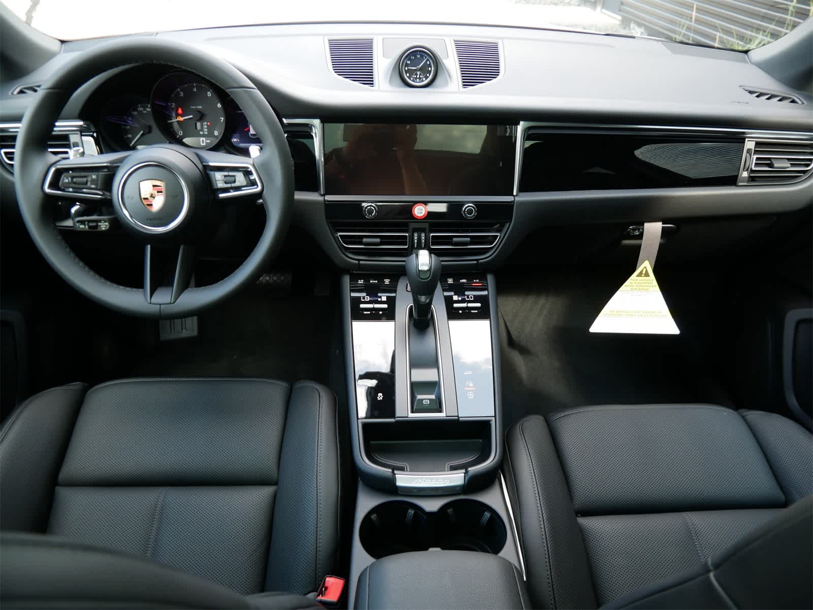 Thumbnail: 2026 Porsche Macan - 7