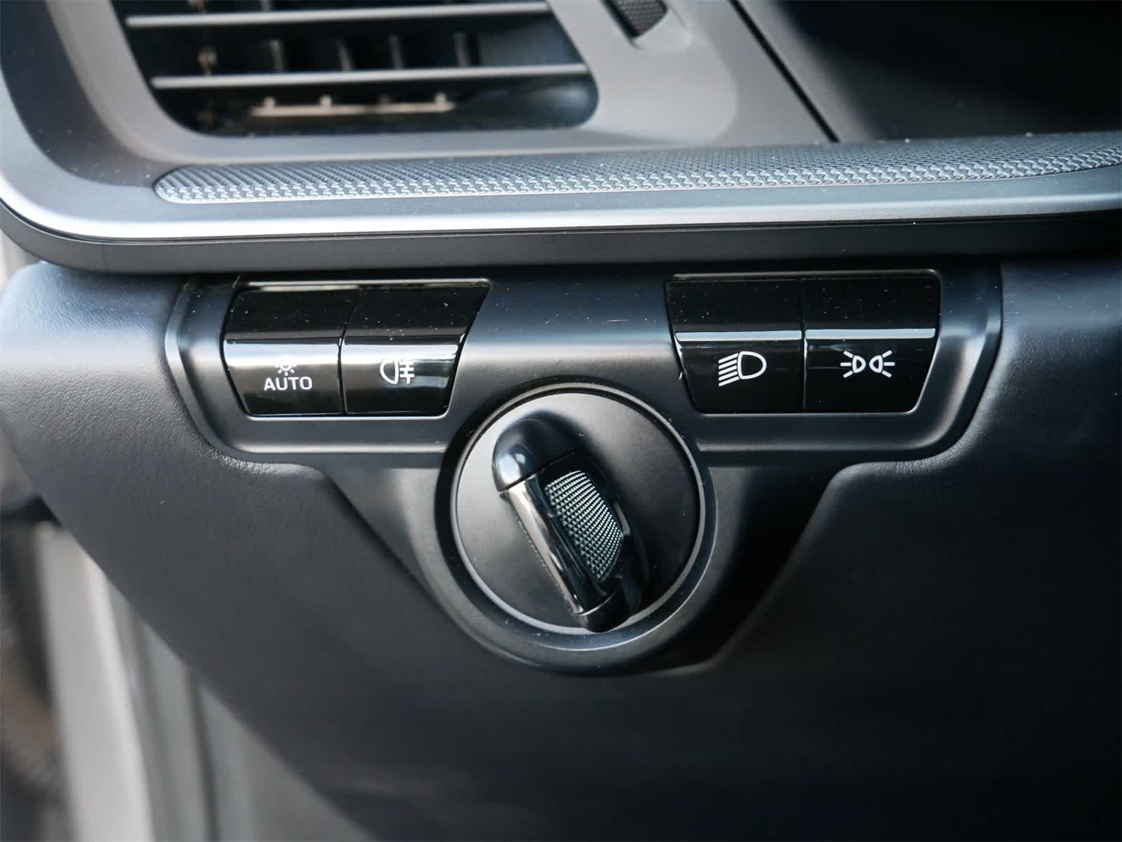 Thumbnail: 2020 Porsche 911 - 11