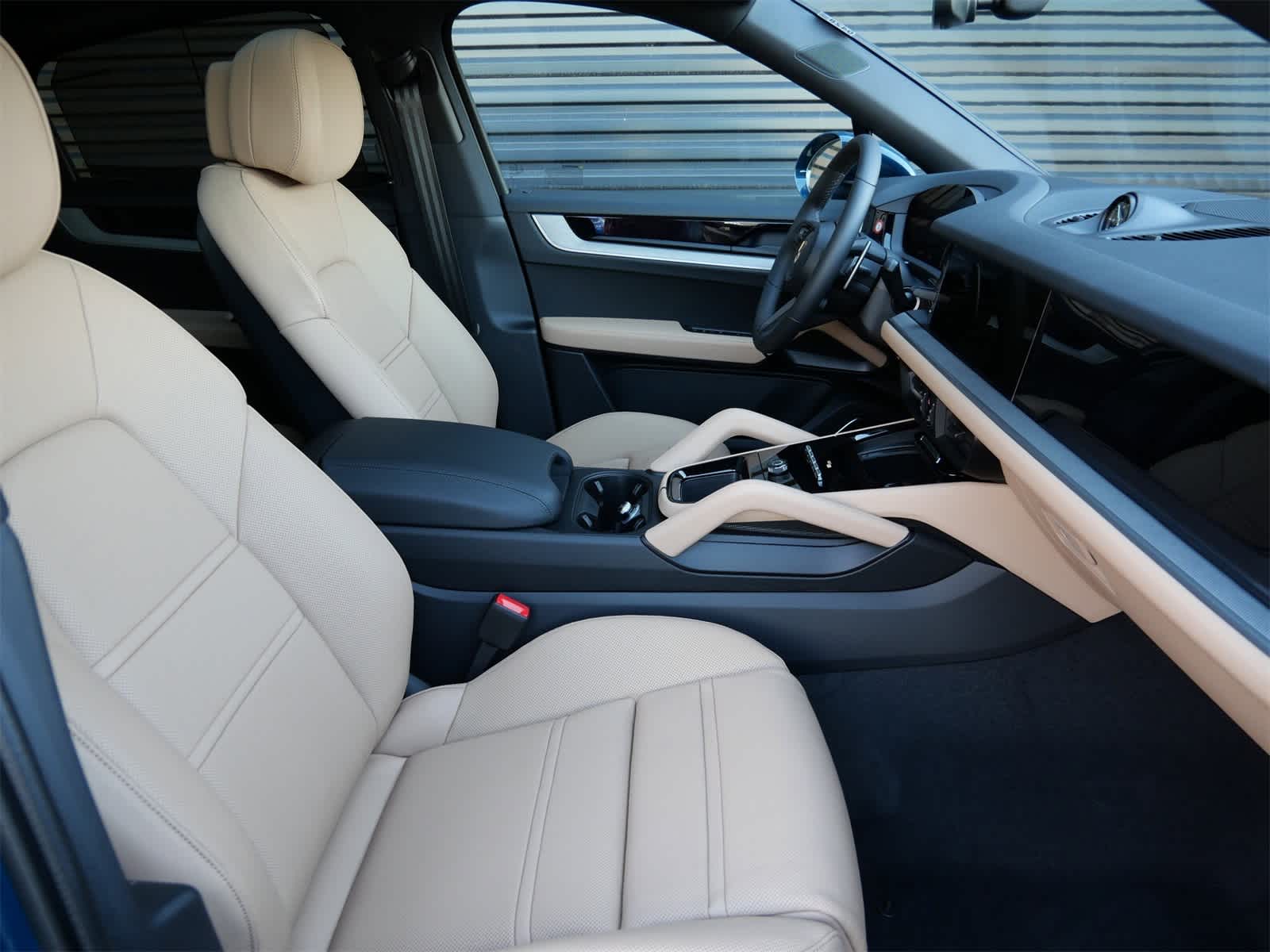 Thumbnail: 2026 Porsche Cayenne - 28